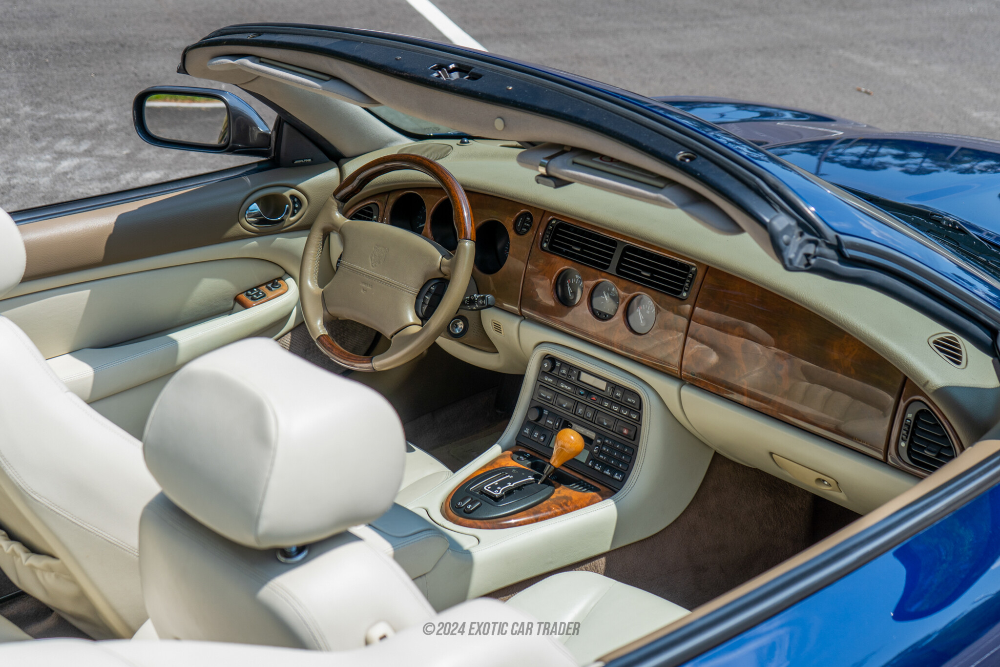 2001 Jaguar XK8 - Interior Photo