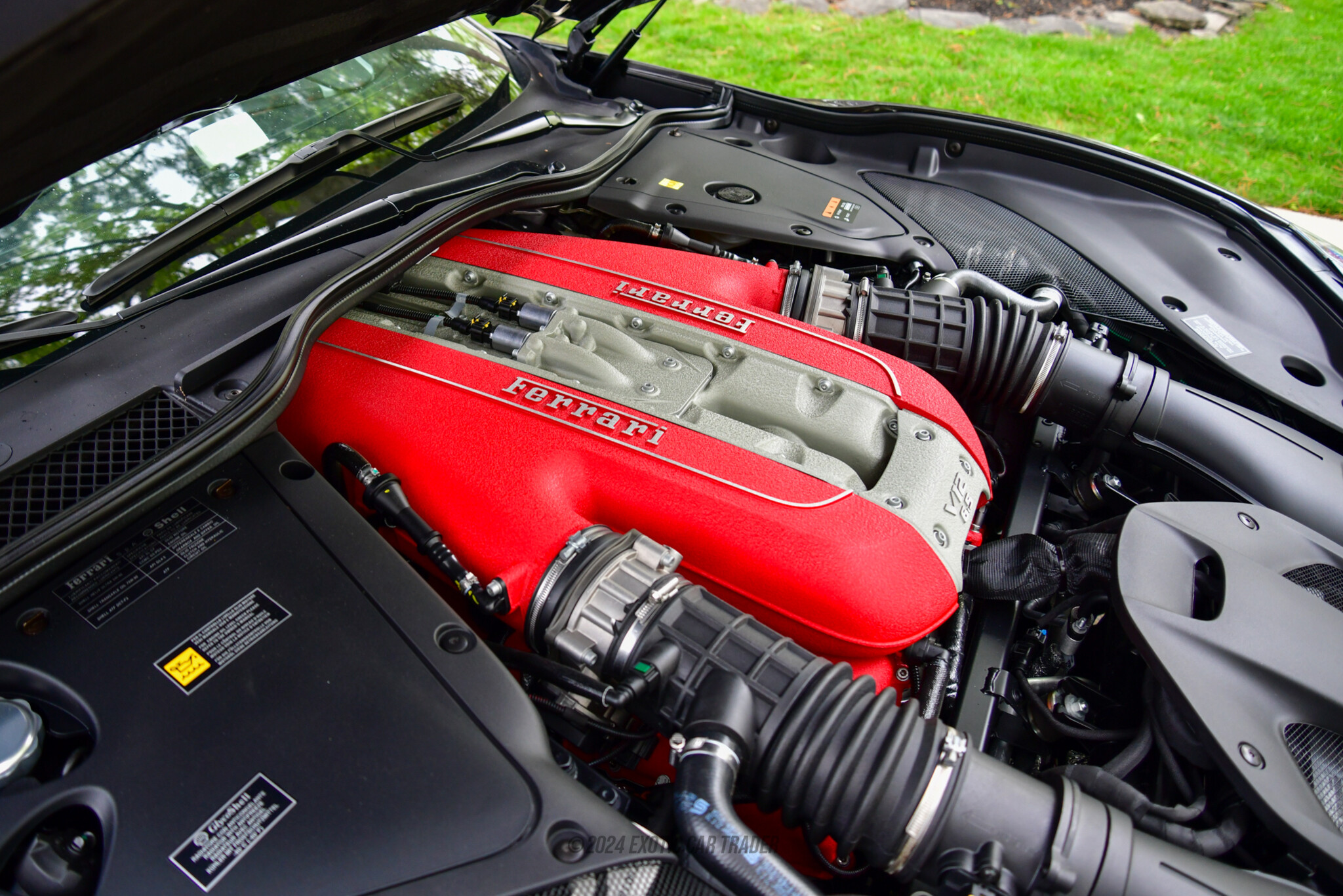 2022 Ferrari 812GTS - Engine Photo