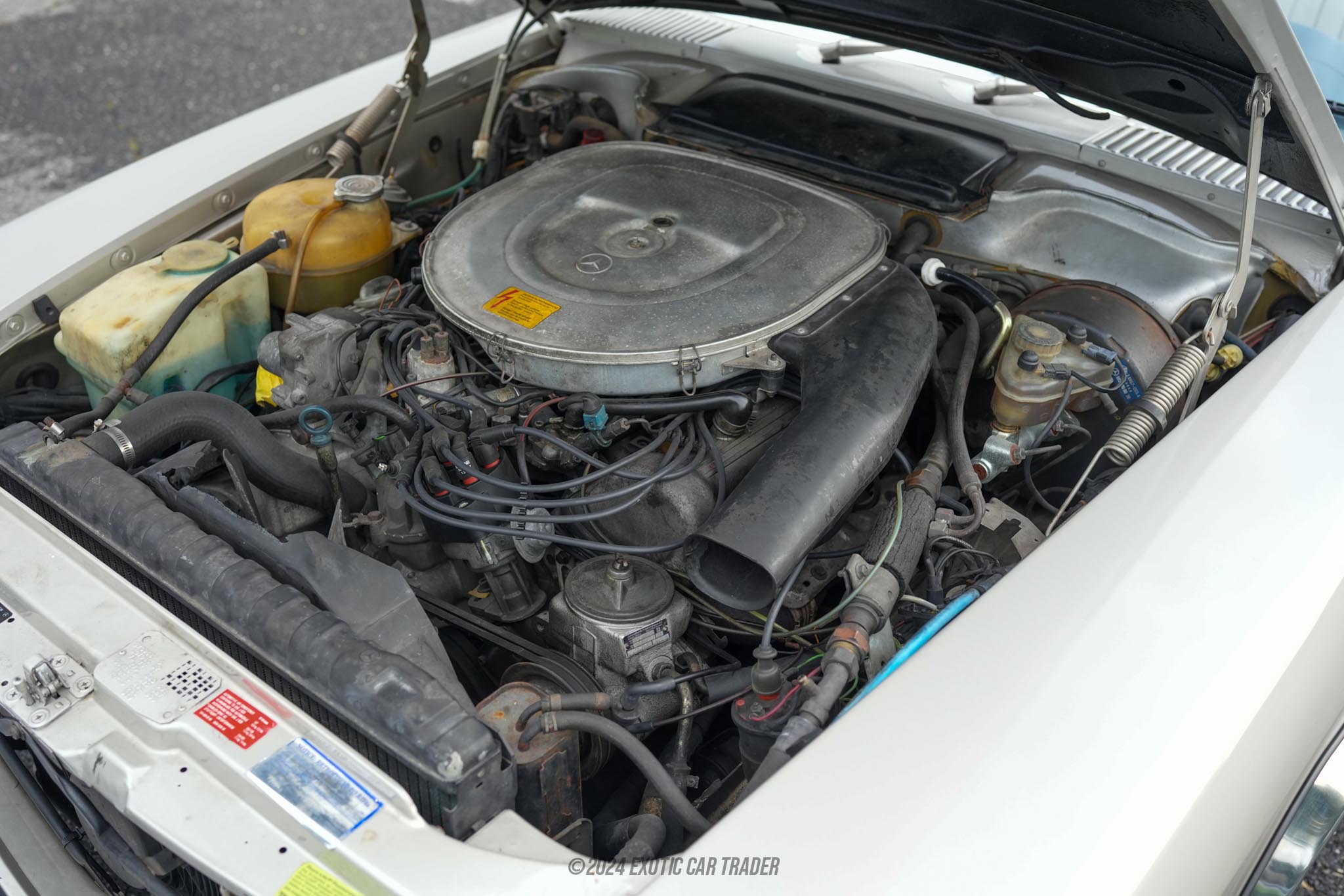 1985 Mercedes-Benz 380SL - Engine Photo