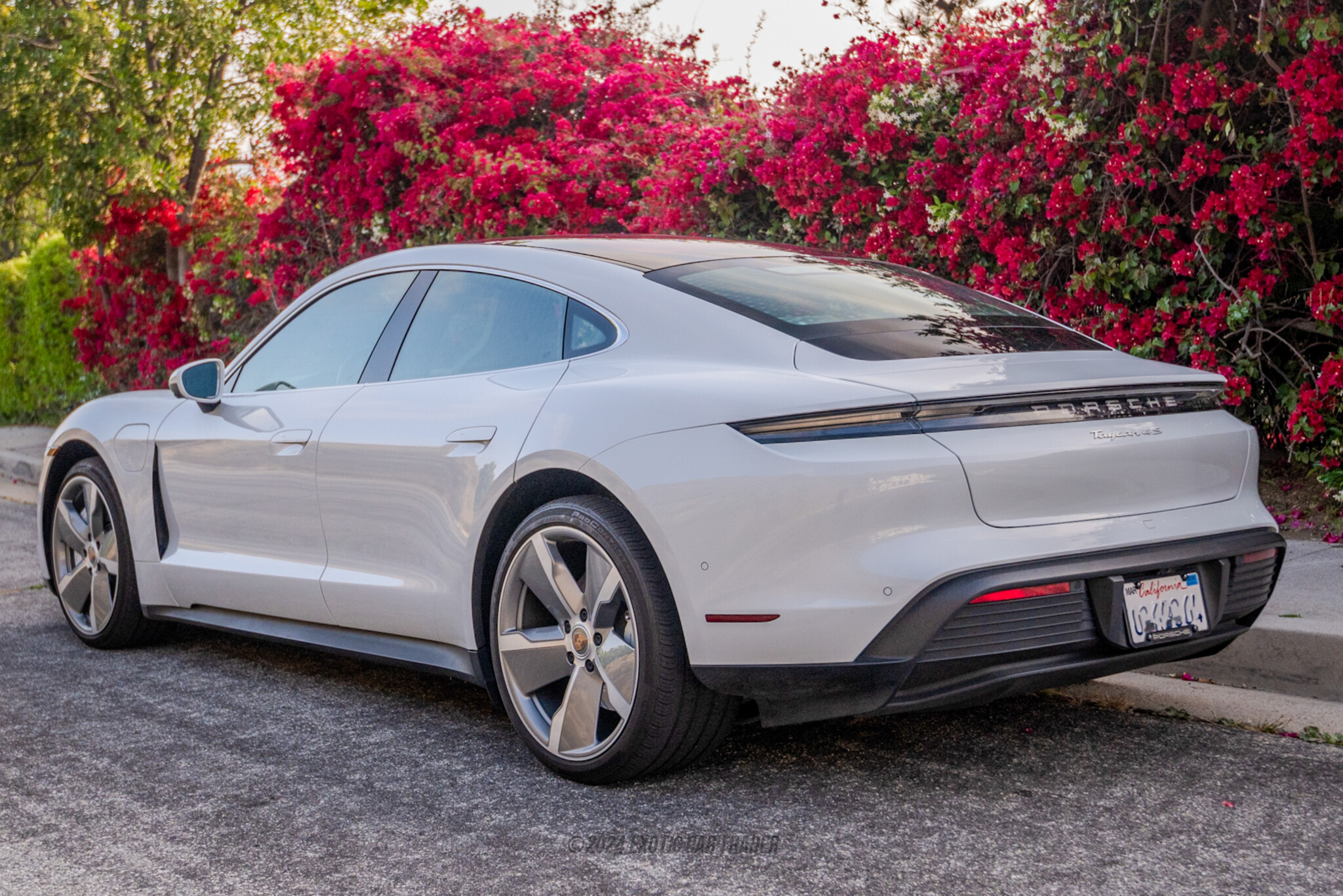 2020 Porsche Taycan - Engine Photo