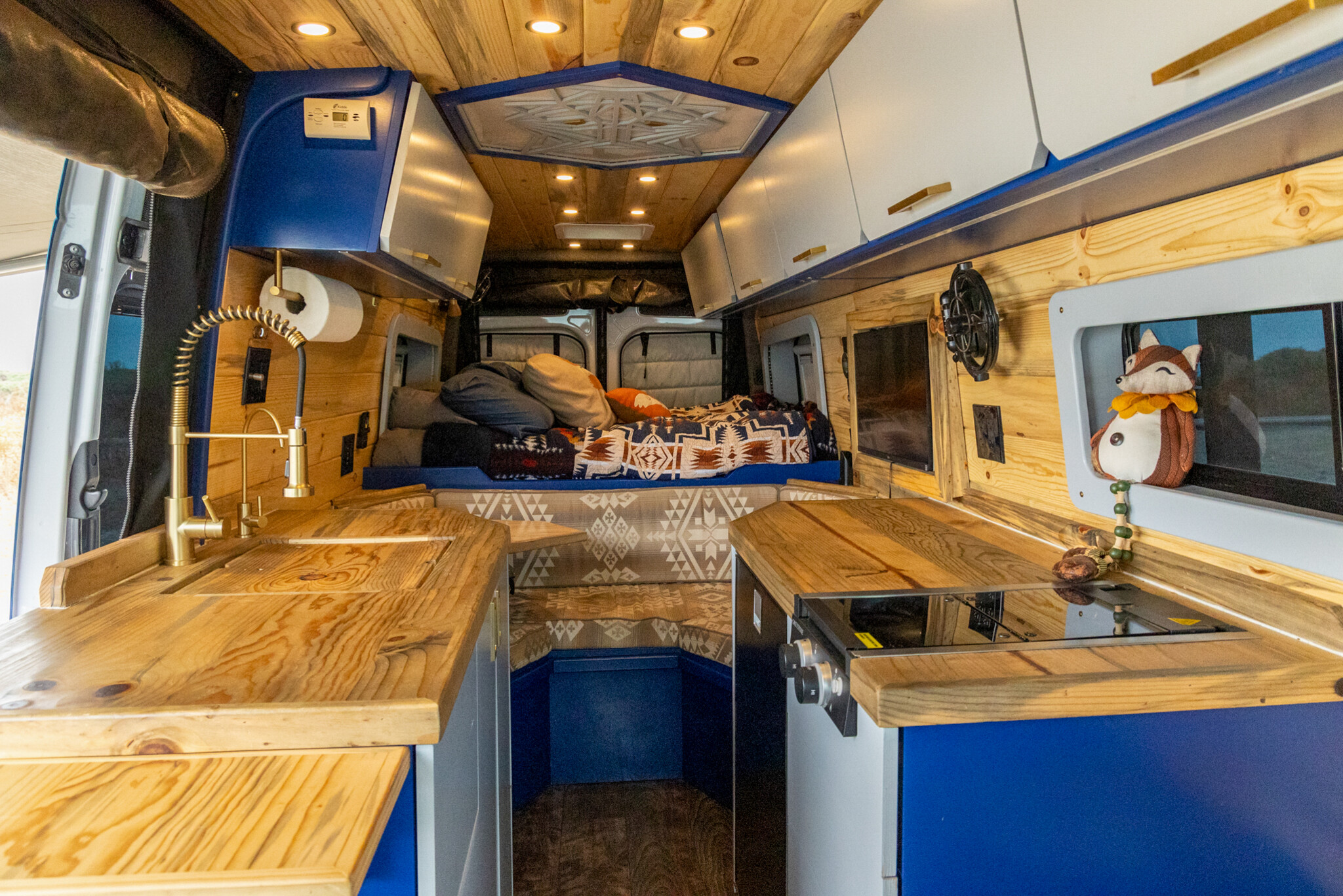 Mercedes-Benz Sprinter 2500 Mercedes-Benz Sprinter 2500 - Interior