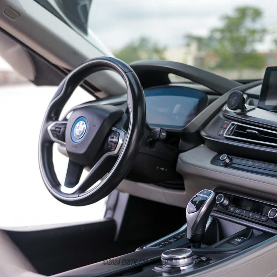 2016 Bmw i8 - Engine Photo