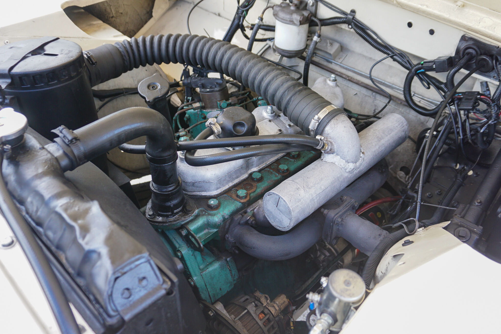 1975 Land Rover  Series 88 - Engine Photo