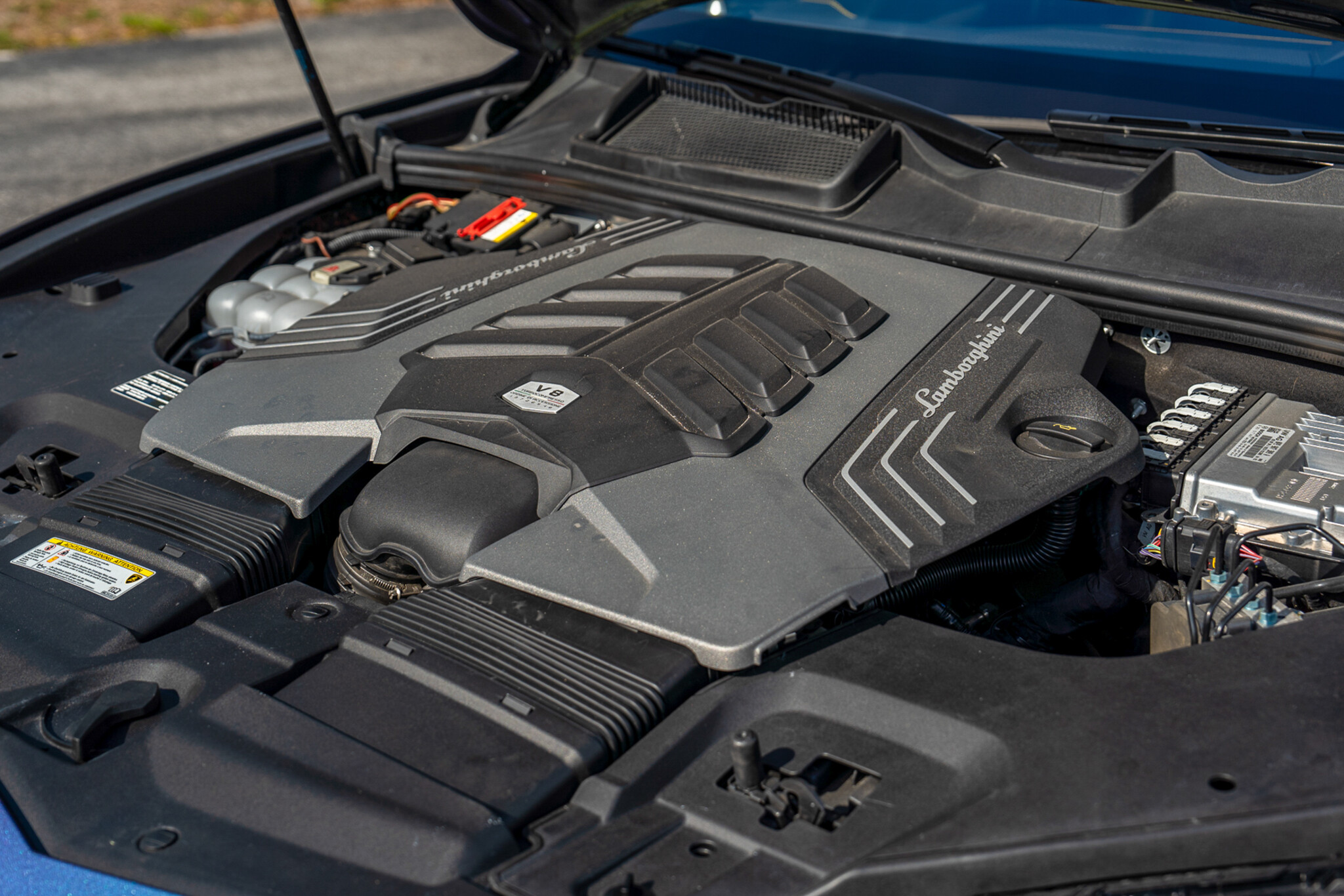 2019 Lamborghini Urus - Engine Photo