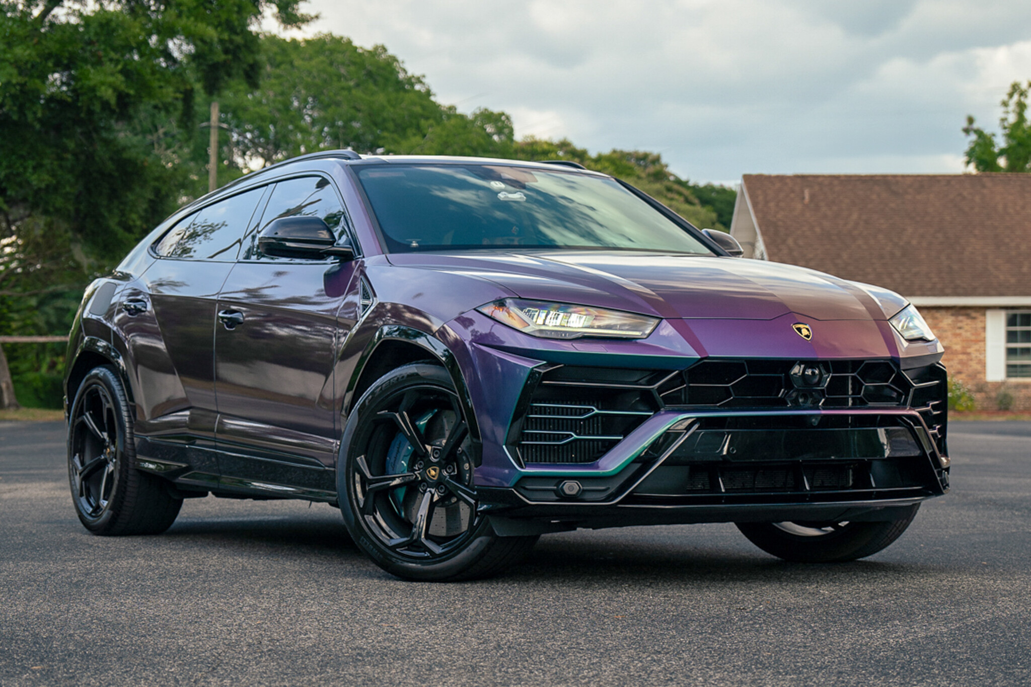 2019 Lamborghini Urus - Overview Photo