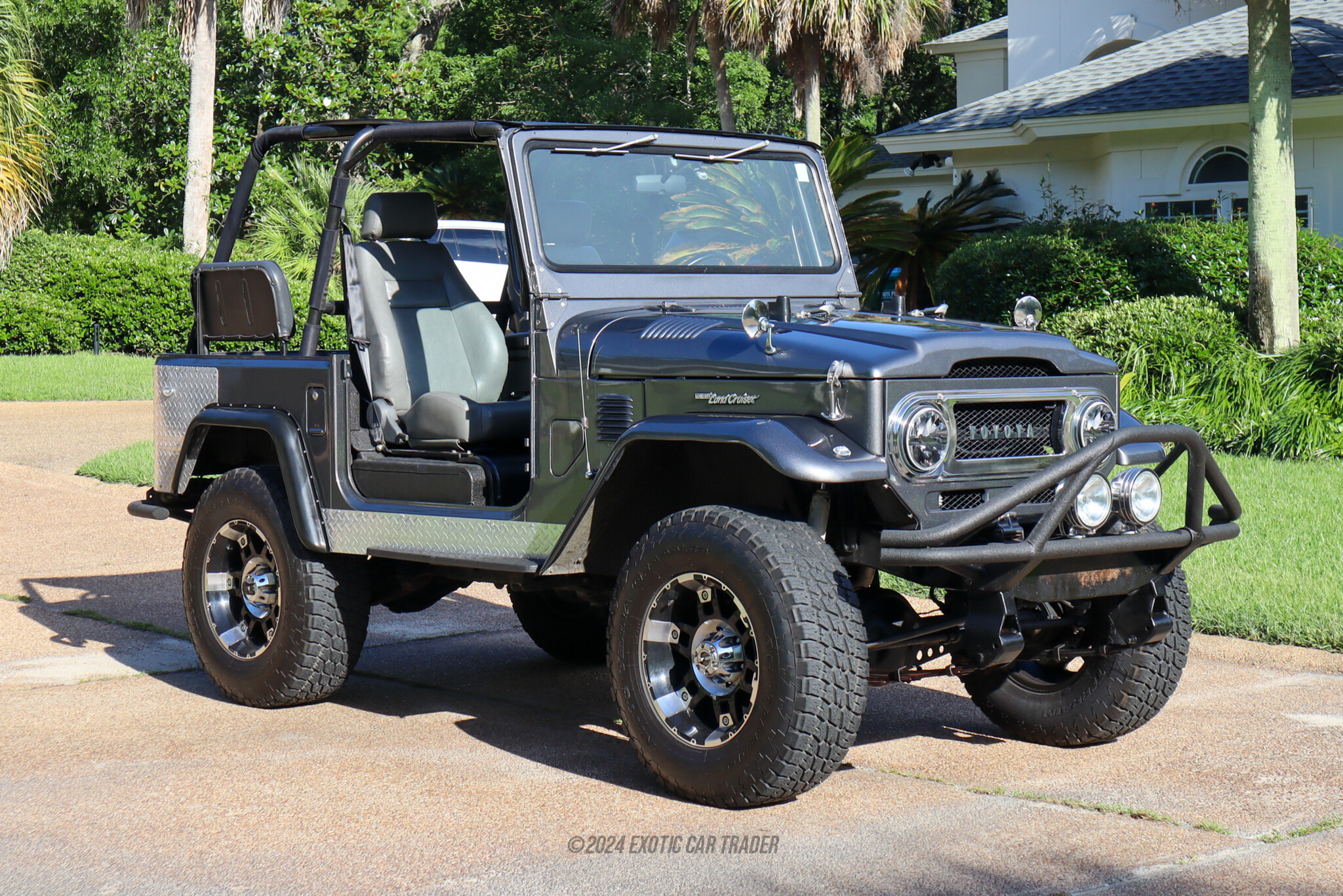 1974 Toyota FJ40 - Overview Photo