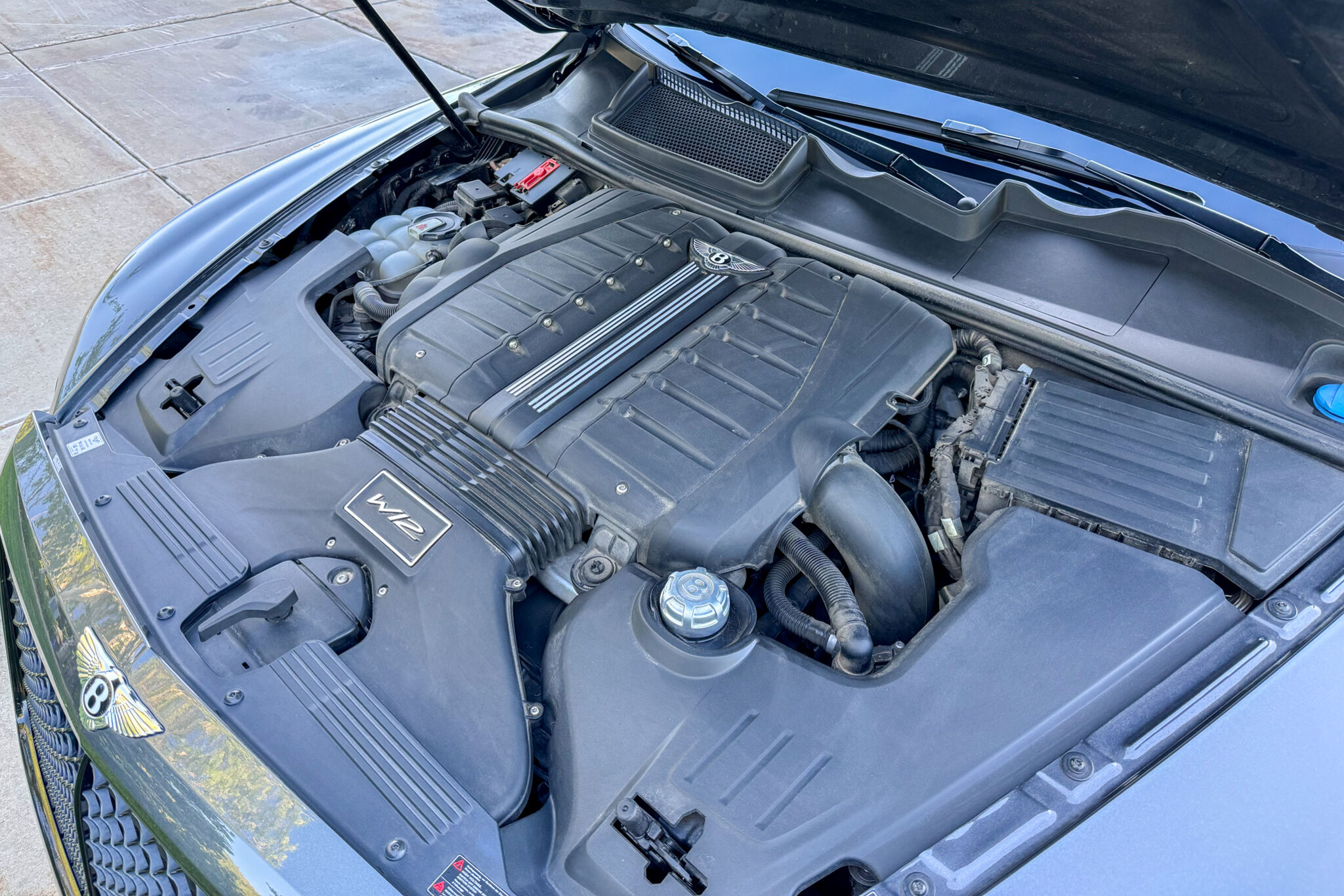 2020 Bentley Bentayga - Engine Photo