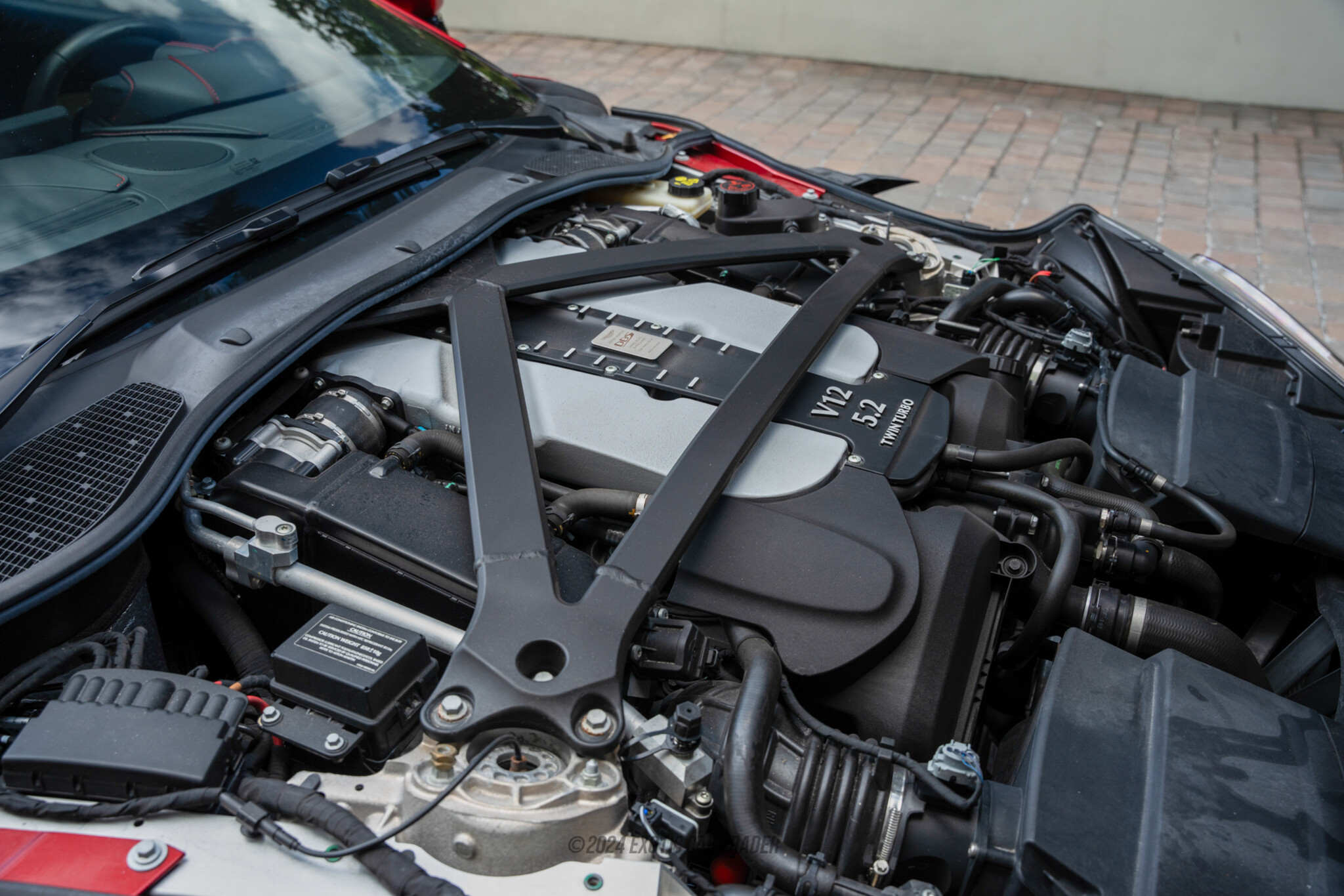 2020 Aston Martin DBS - Engine Photo
