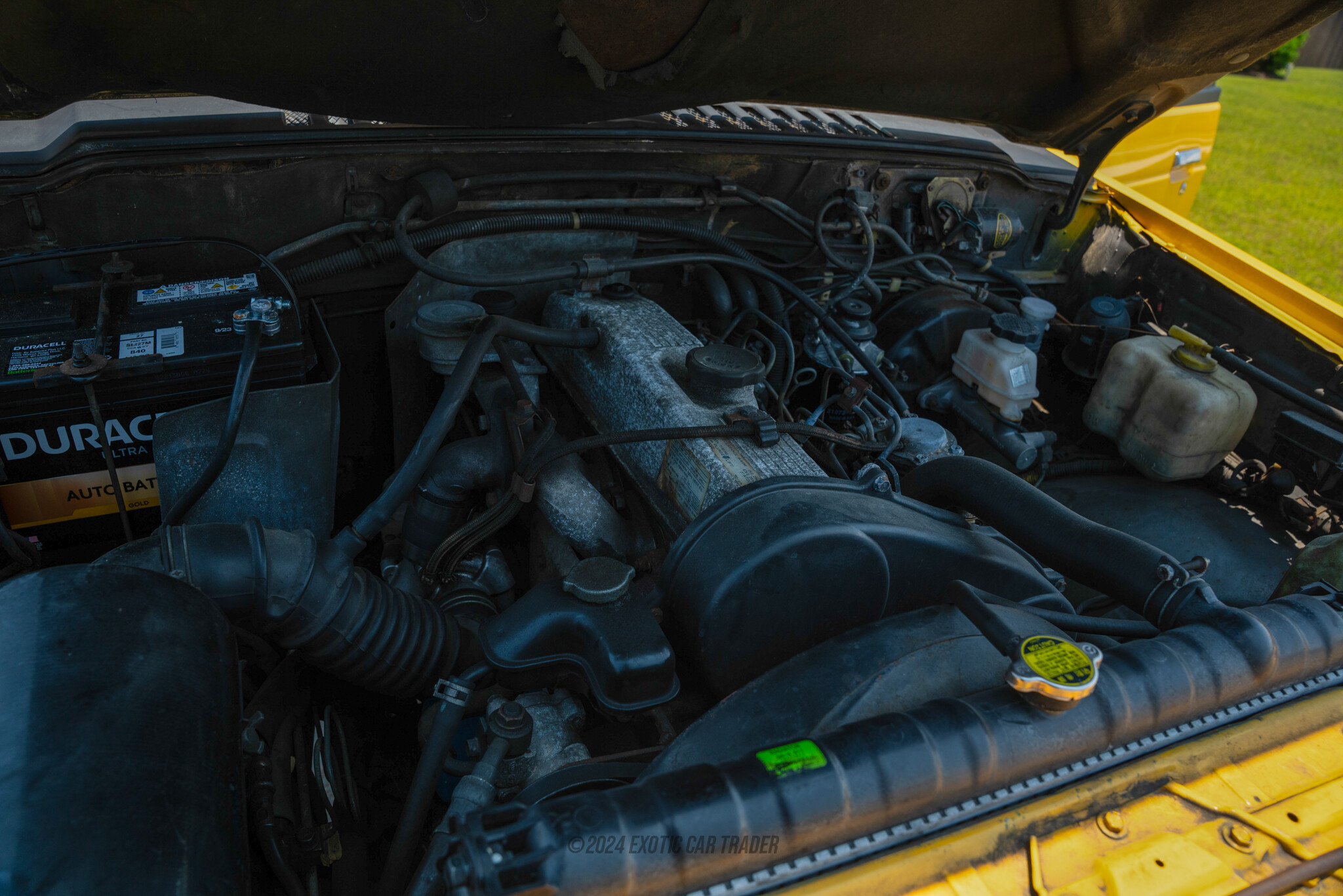 1994 Hyundai Galloper - Engine Photo