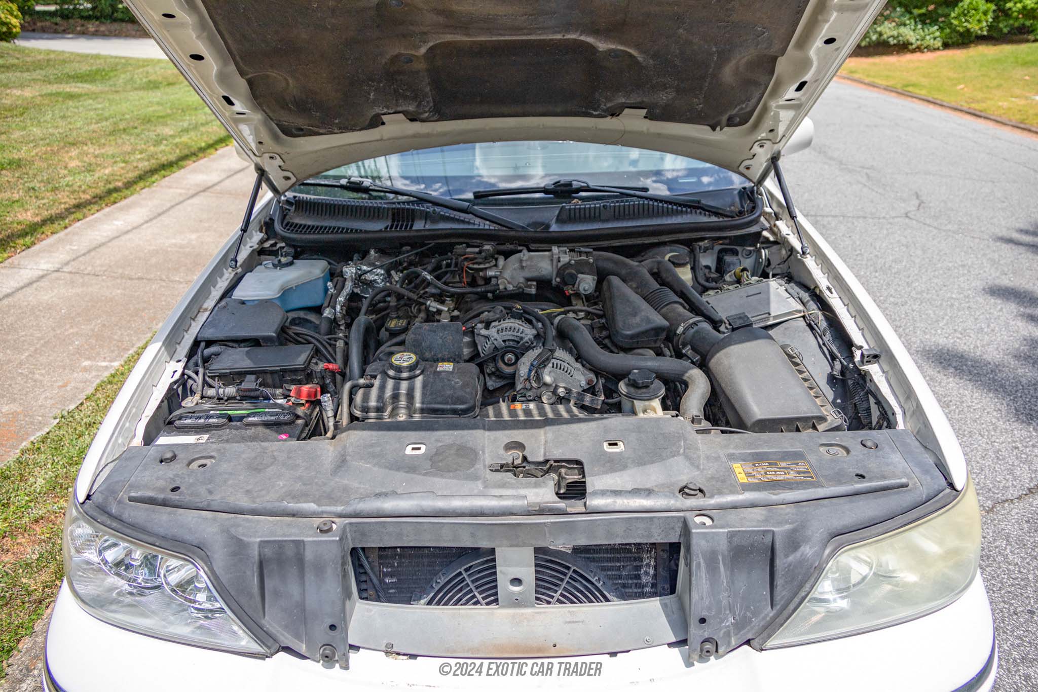 2009 Lincoln Town Car - Engine Photo