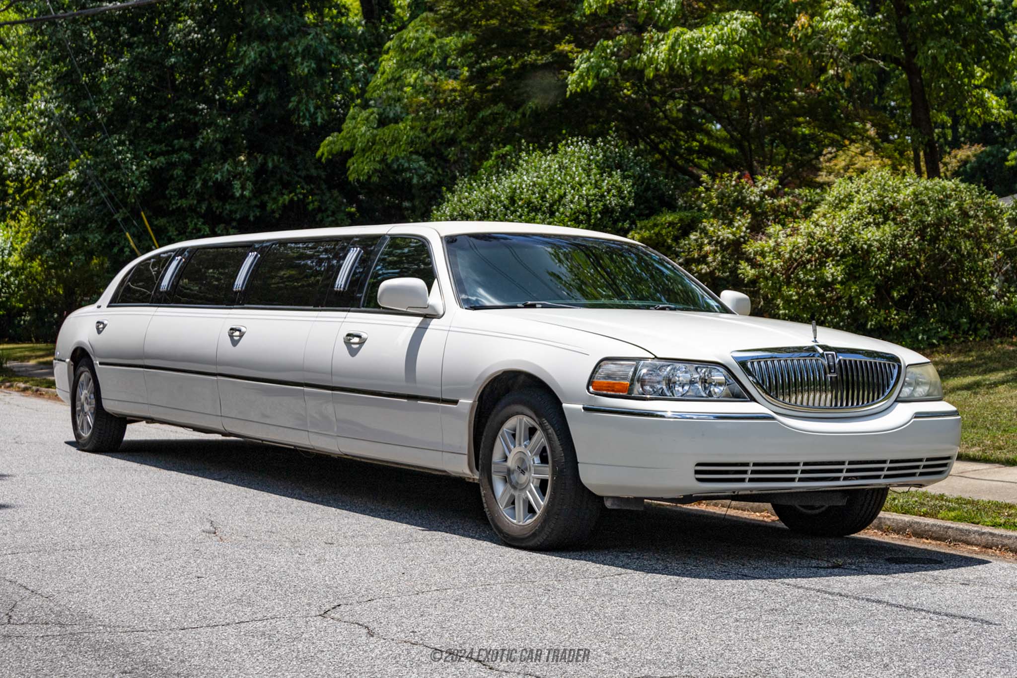 2009 Lincoln Town Car - Overview Photo