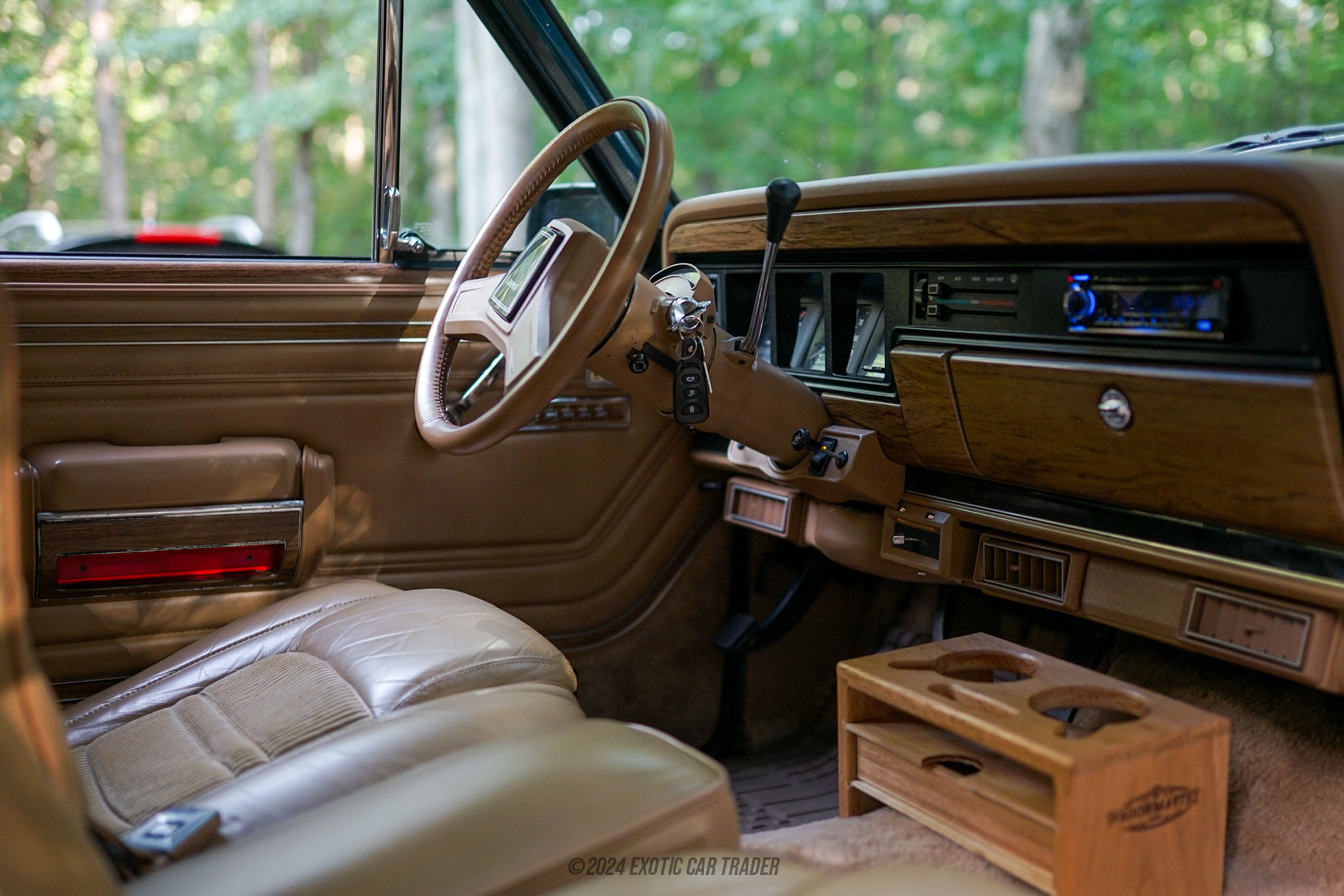 1987 Jeep Grand Wagoneer - Interior Photo