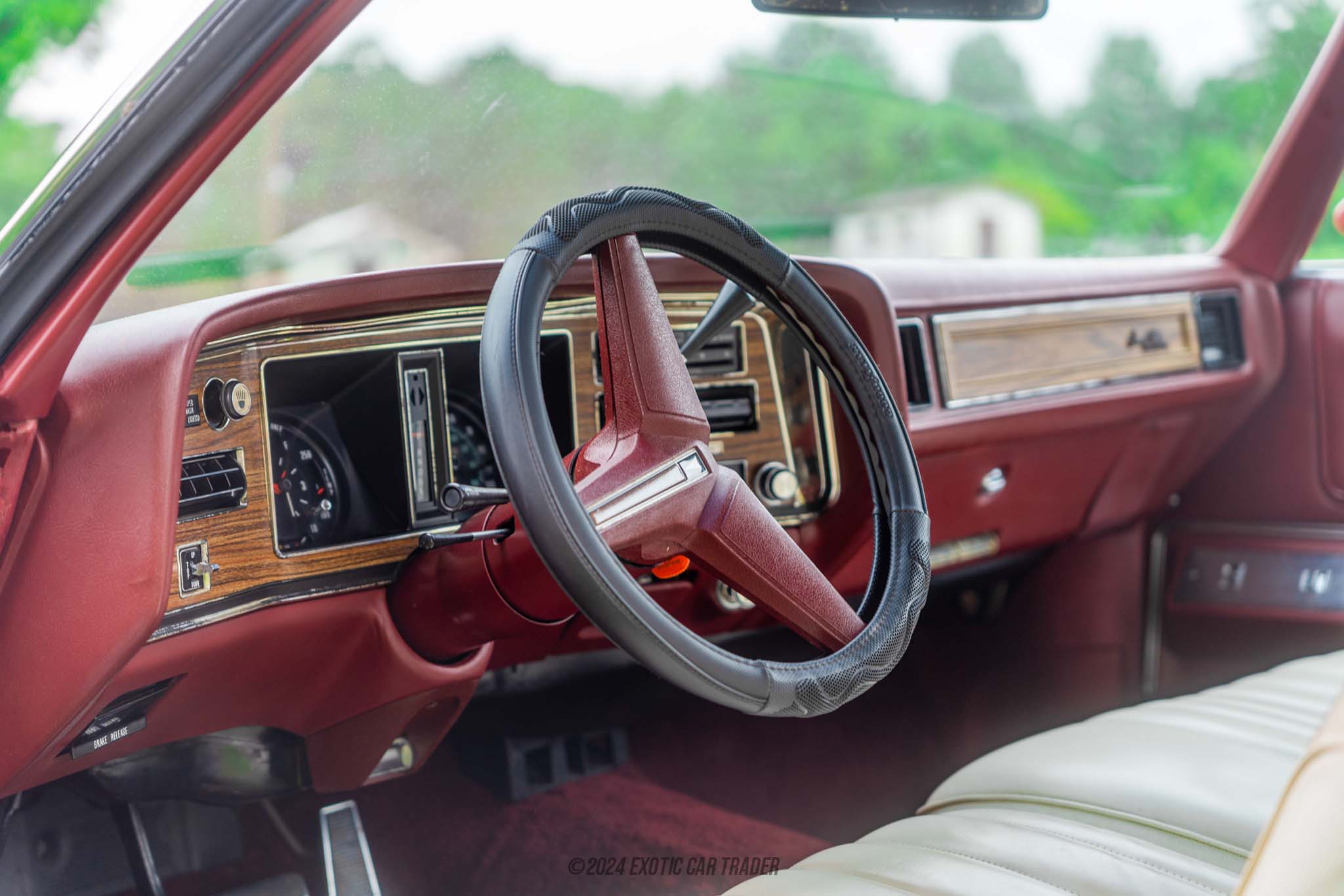 1975 Pontiac GrandVille - Interior Photo