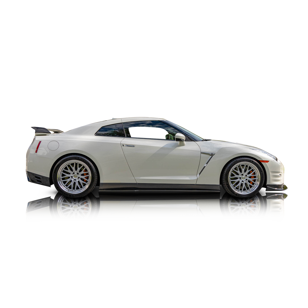 2016 Nissan GT-R - Passenger side