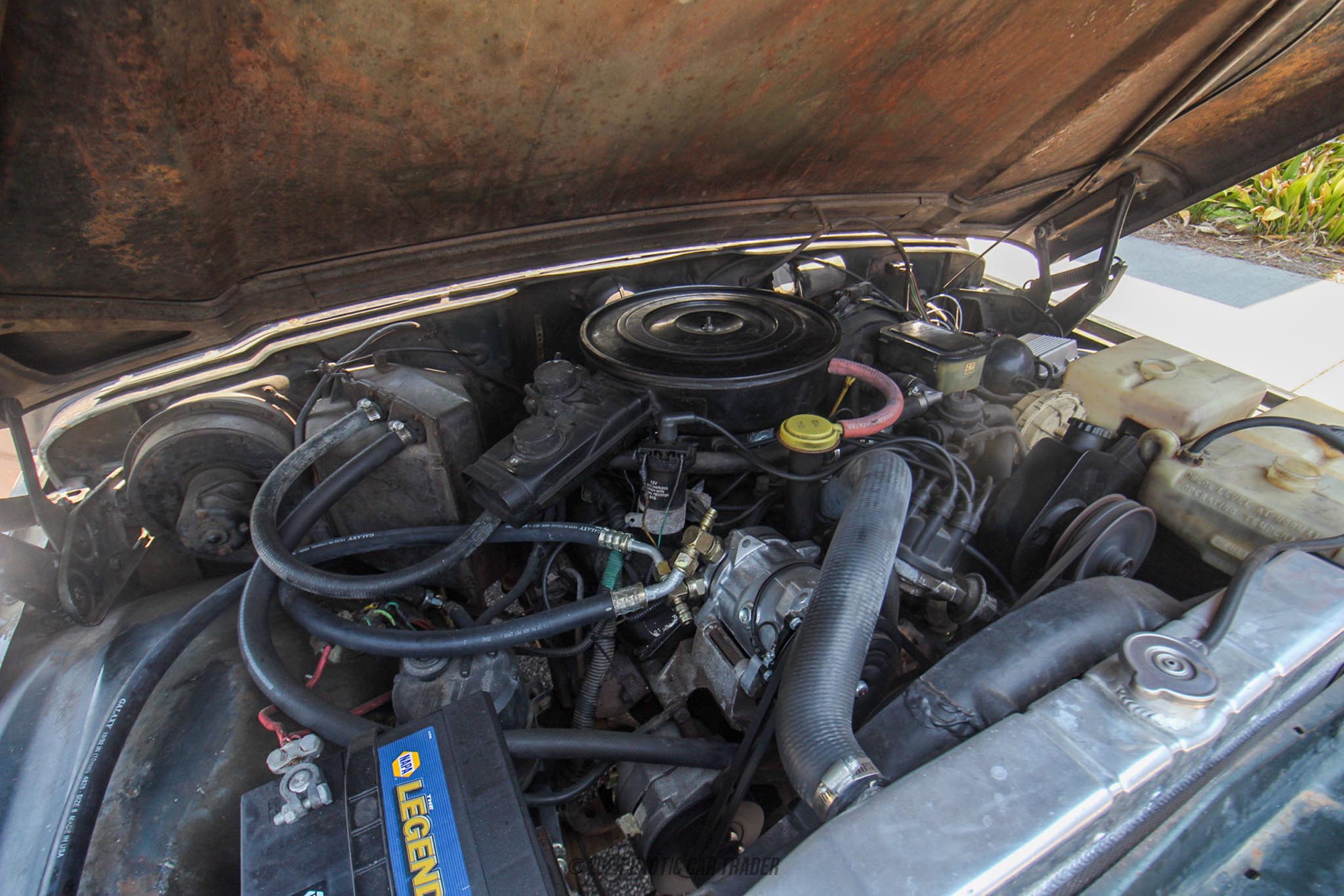 1991 Jeep Grand Wagoneer - Engine Photo