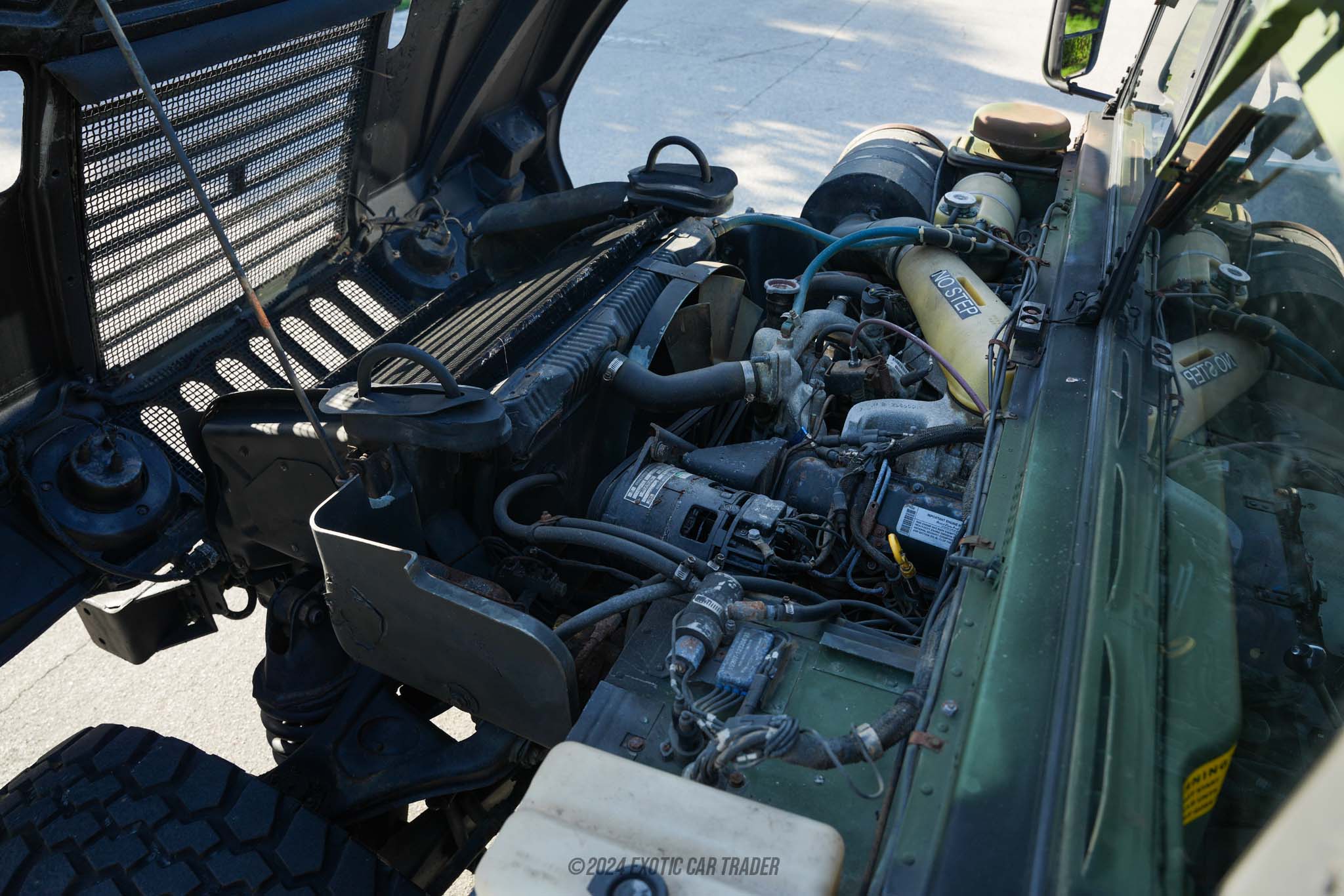 1994 American General Humvee - Engine Photo