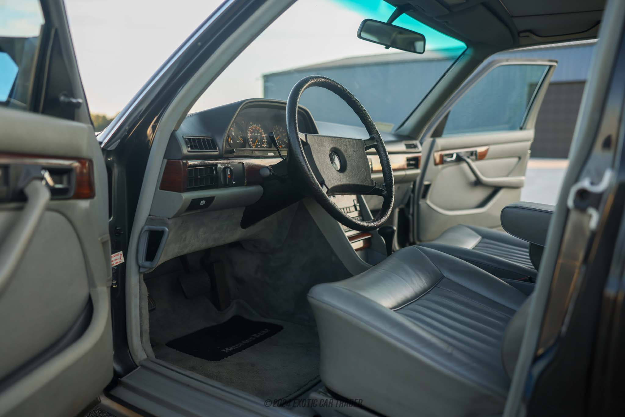 1985 Mercedes-Benz 300SD - Interior Photo