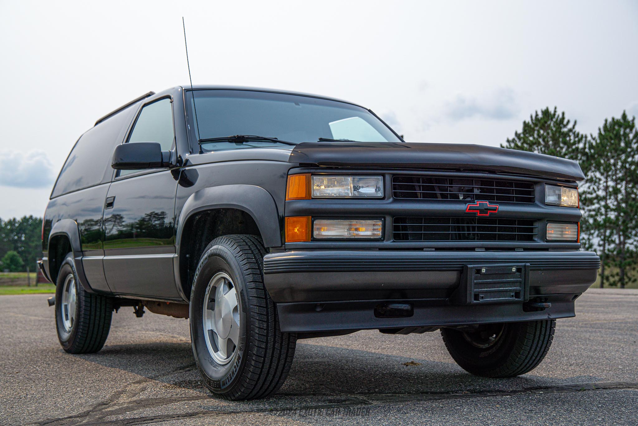 1999 Chevrolet Tahoe - Overview Photo