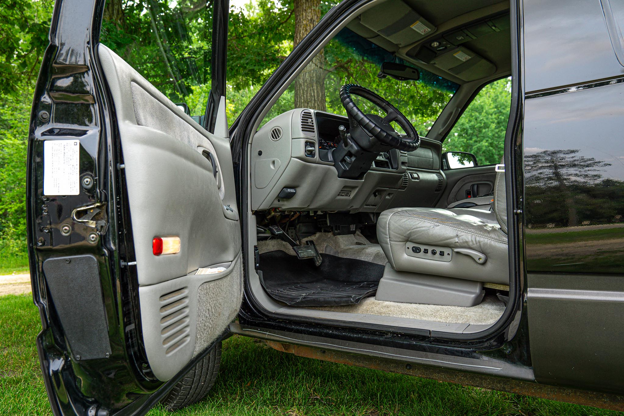 1999 Chevrolet Tahoe - Interior Photo