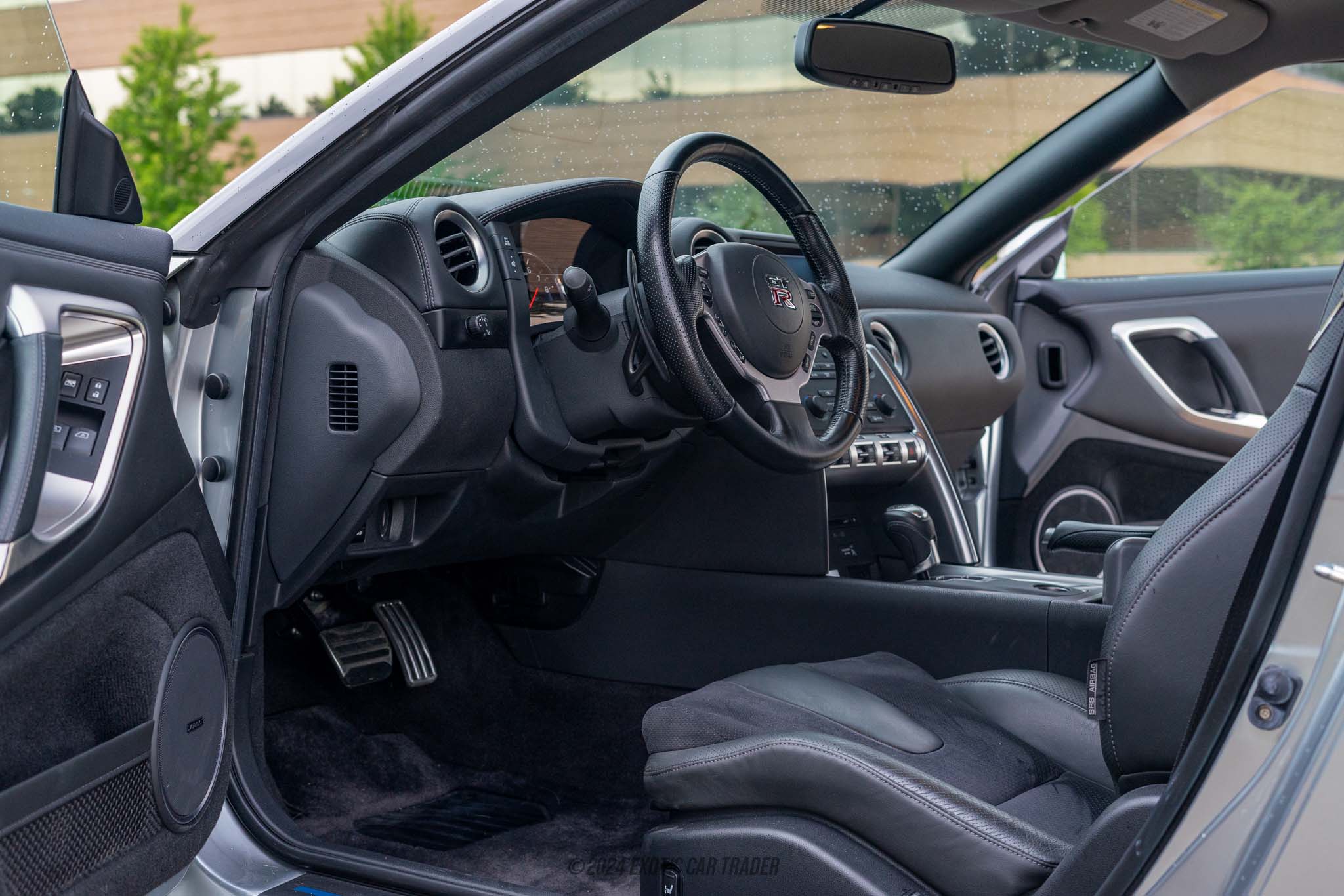 2009 Nissan GT-R - Interior Photo
