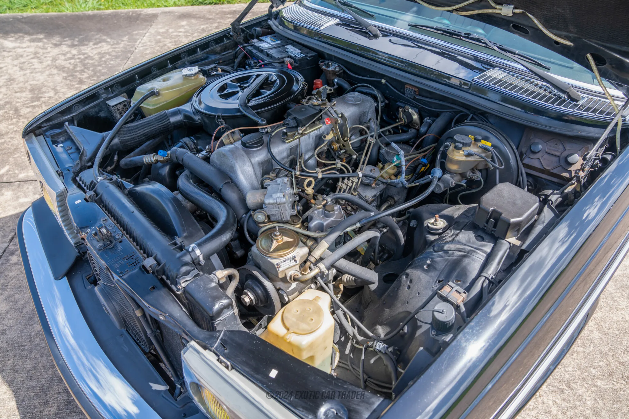 1982 Mercedes Benz 300CD - Engine Photo