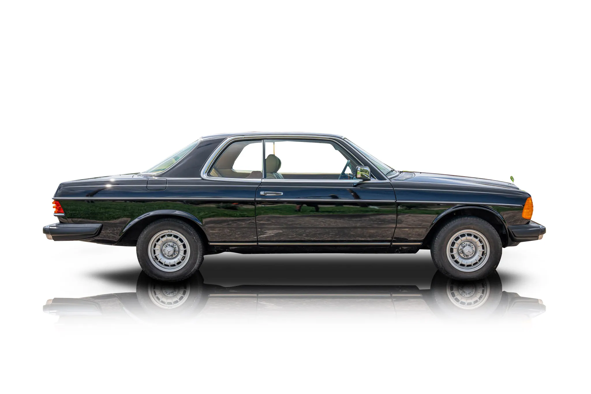 1982 Mercedes Benz 300CD - Inspection Image