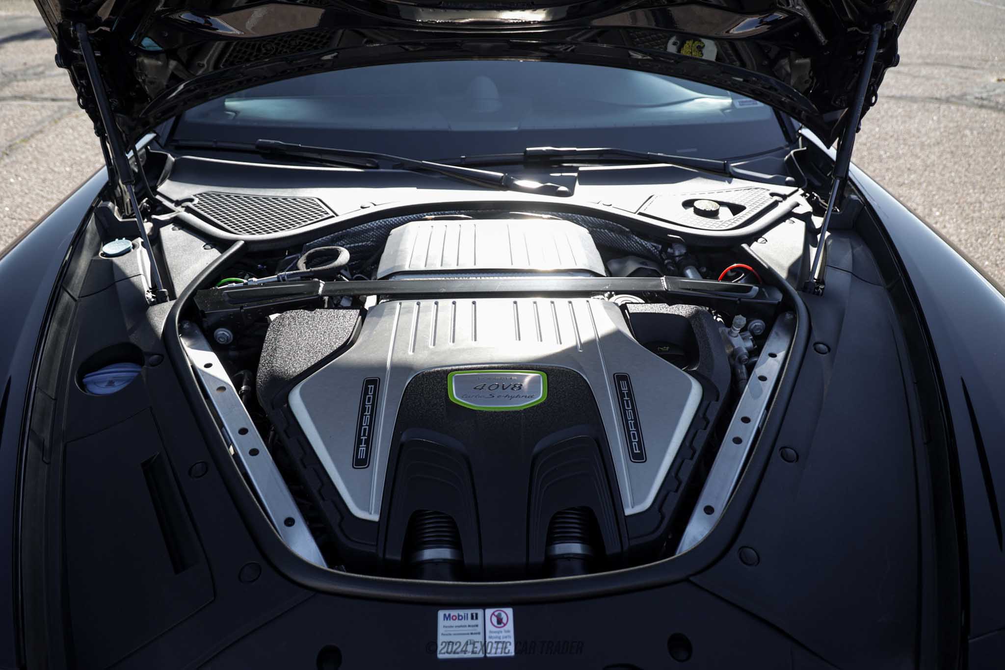 2019 Porsche Panamera - Engine Photo