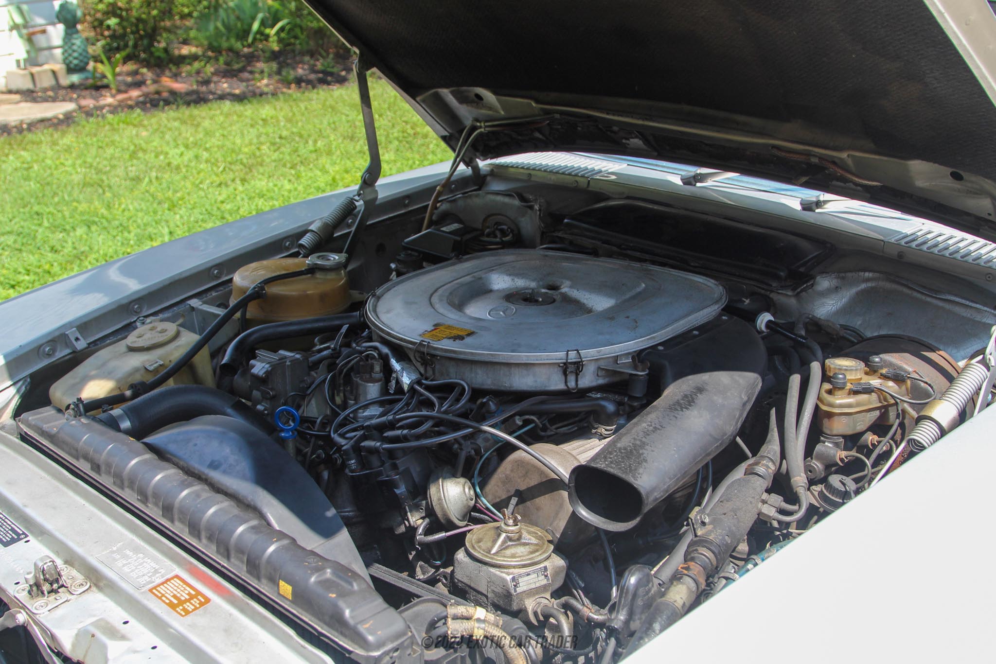 1981 Mercedes Benz 380SL - Engine Photo