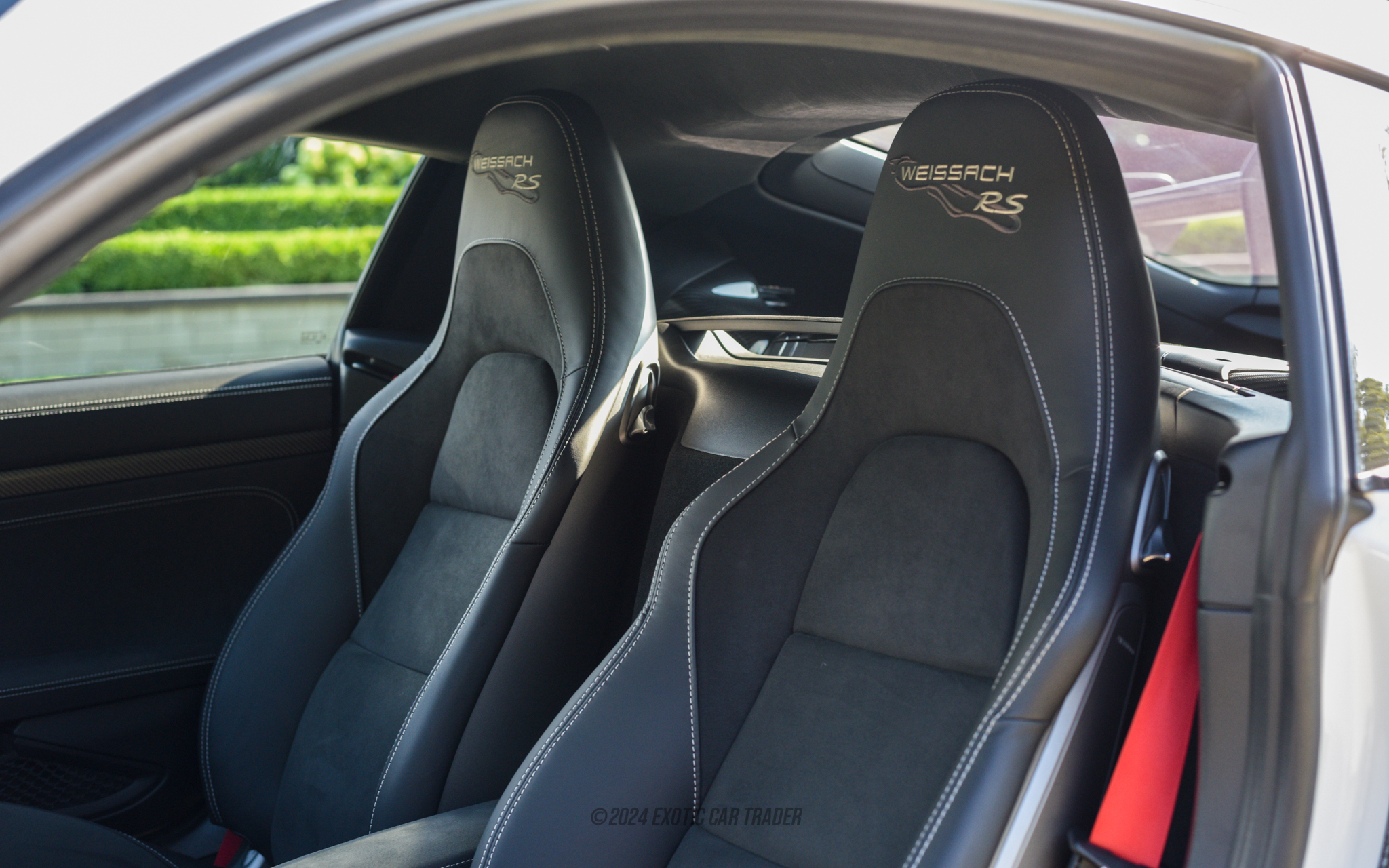 2023 Porsche 718 Cayman - Interior Photo