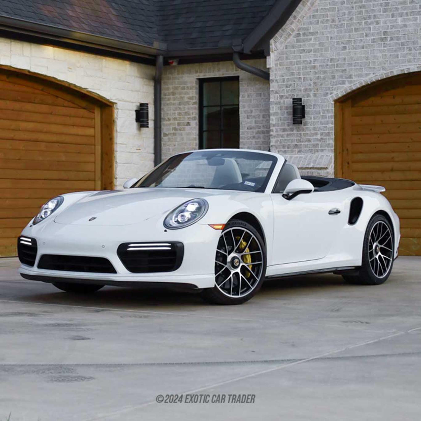 2018 Porsche 911 - Overview Photo