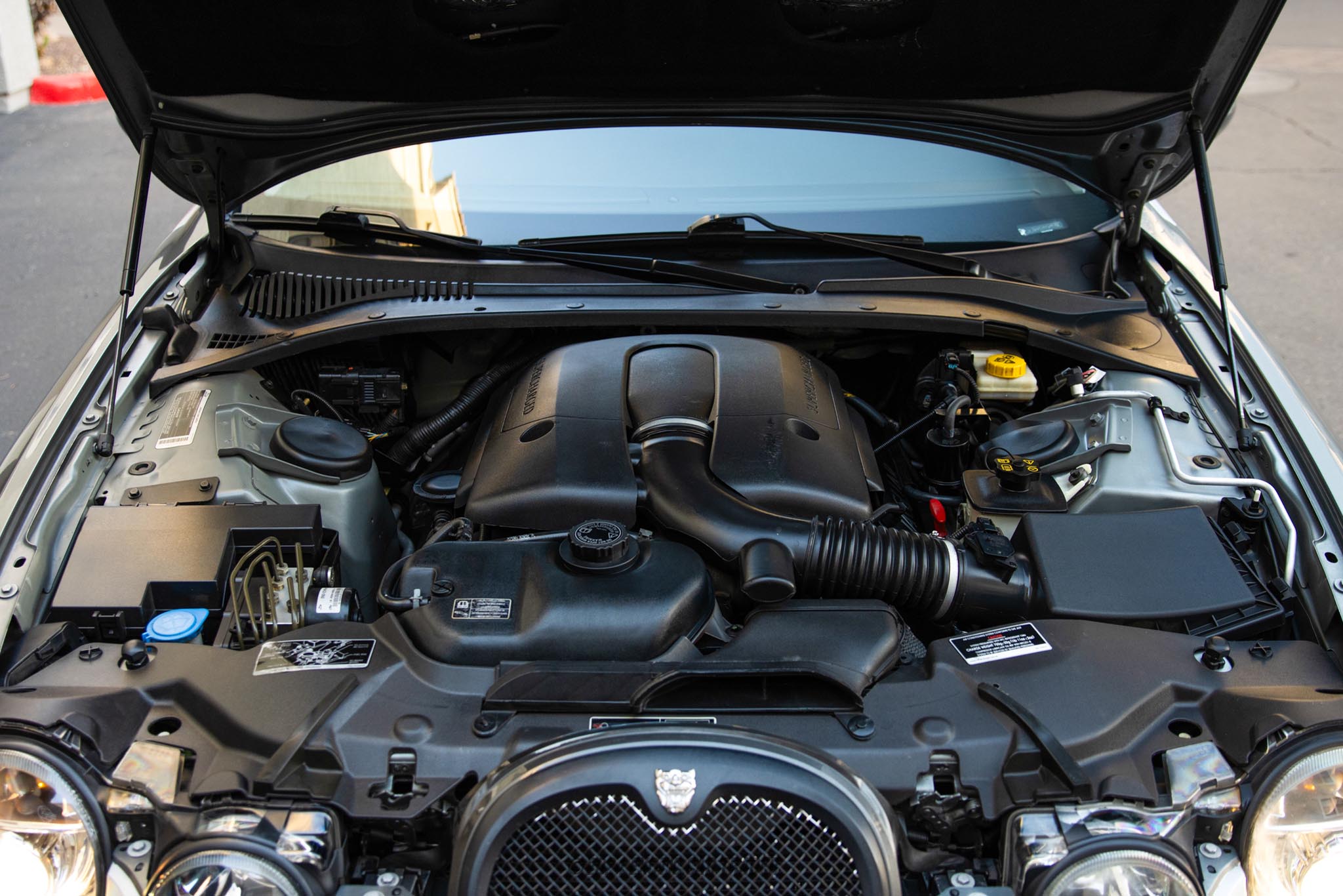 2003 Jaguar S-Type - Engine Photo