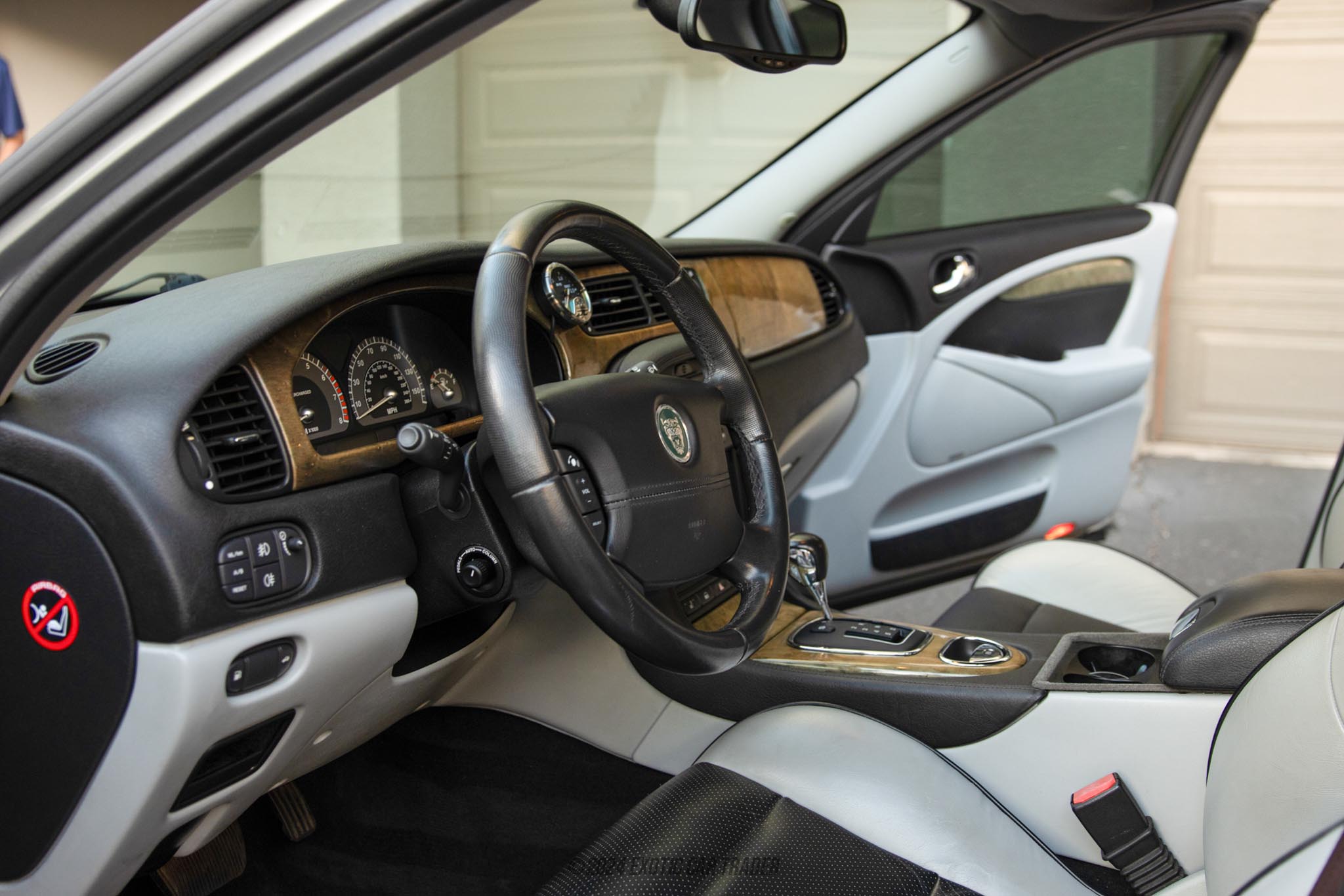 2003 Jaguar S-Type - Interior Photo