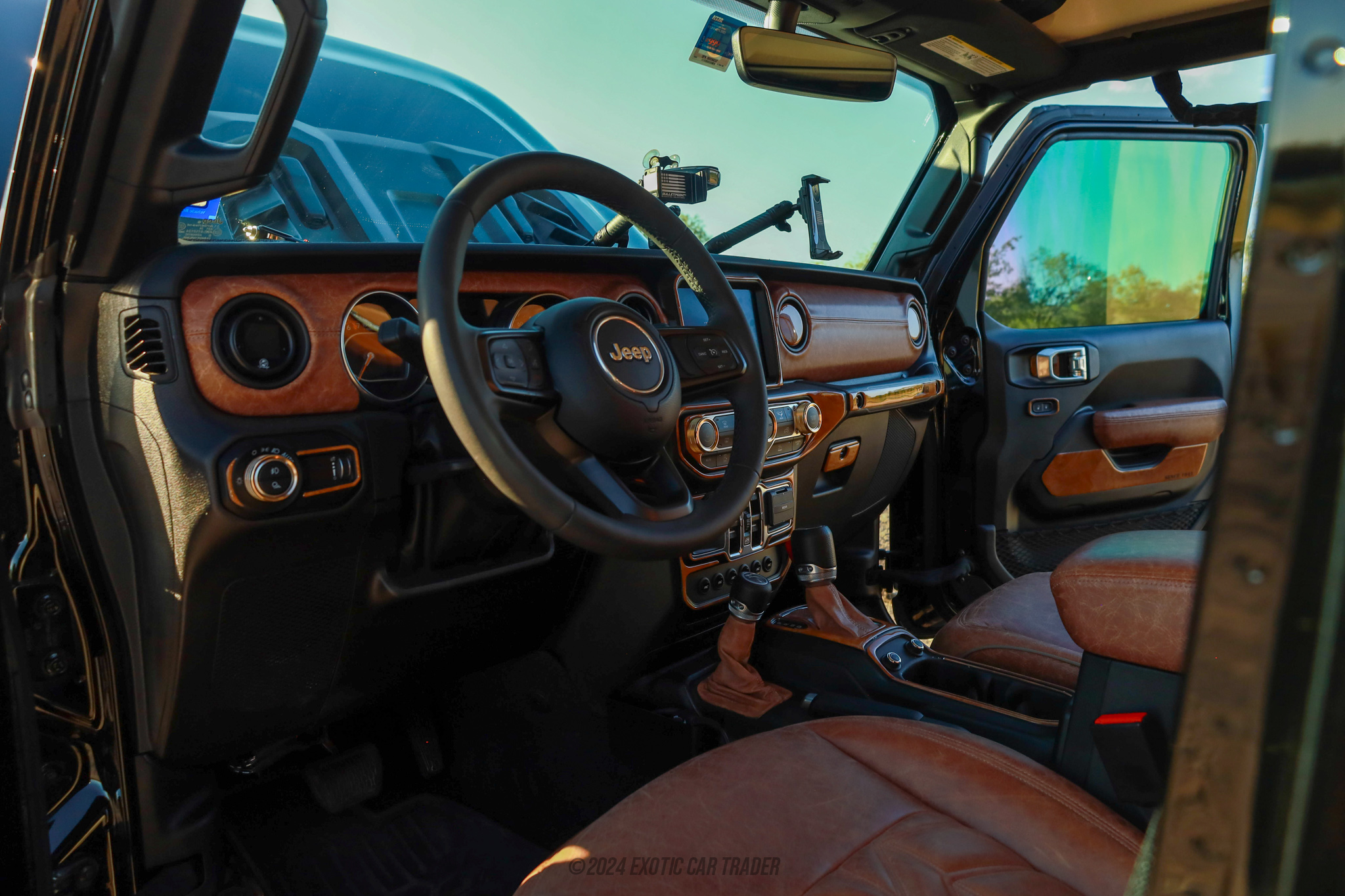 2023 Jeep Gladiator - Interior Photo