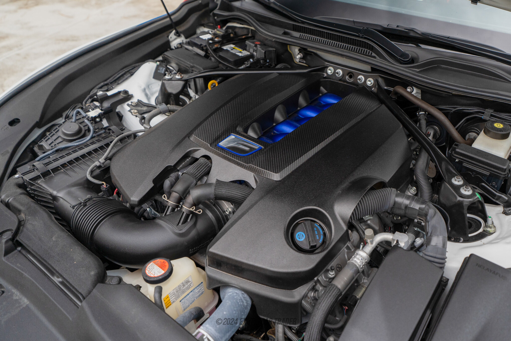 2016 Lexus RC F - Engine Photo