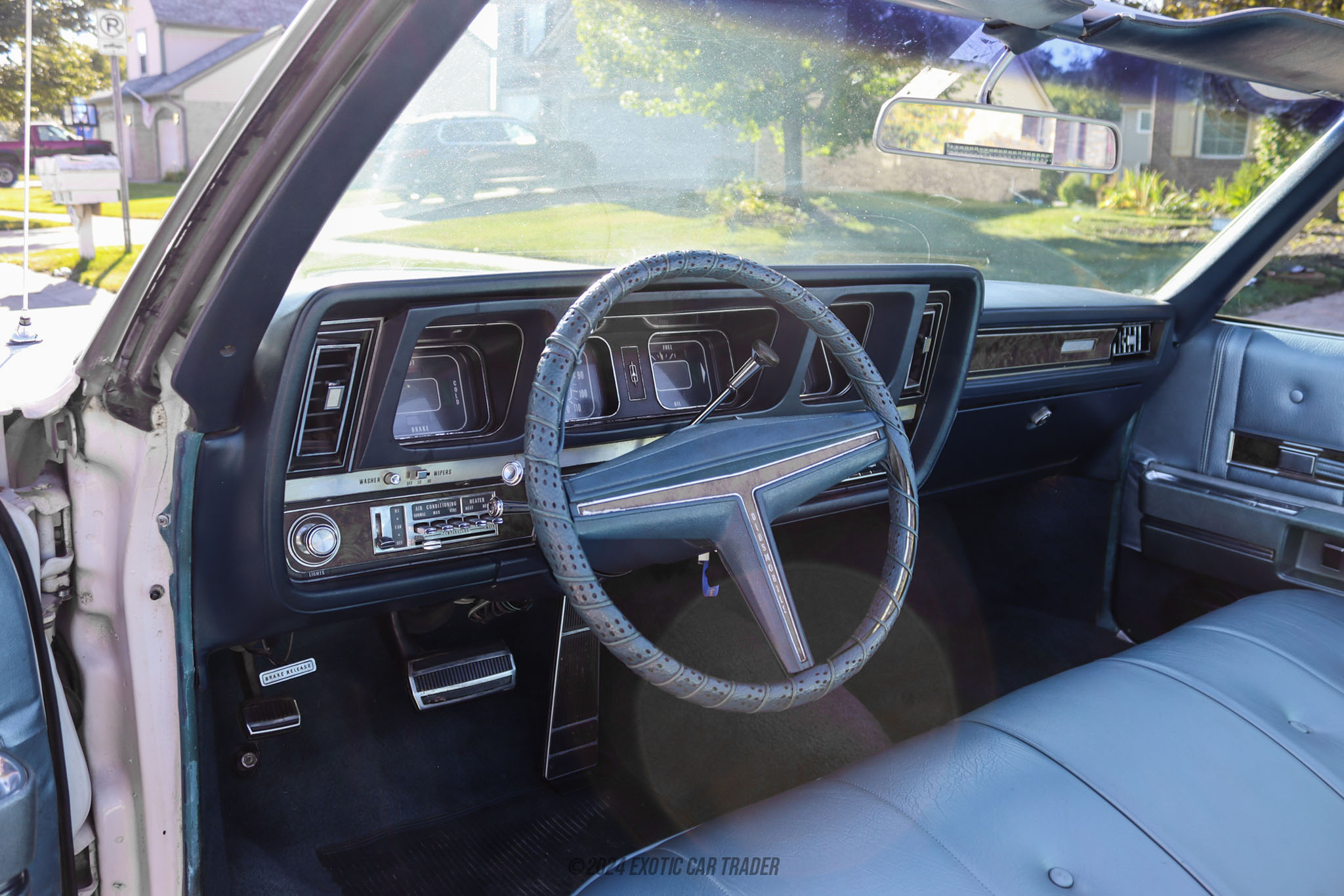1969 Oldsmobile 98  - Interior Photo