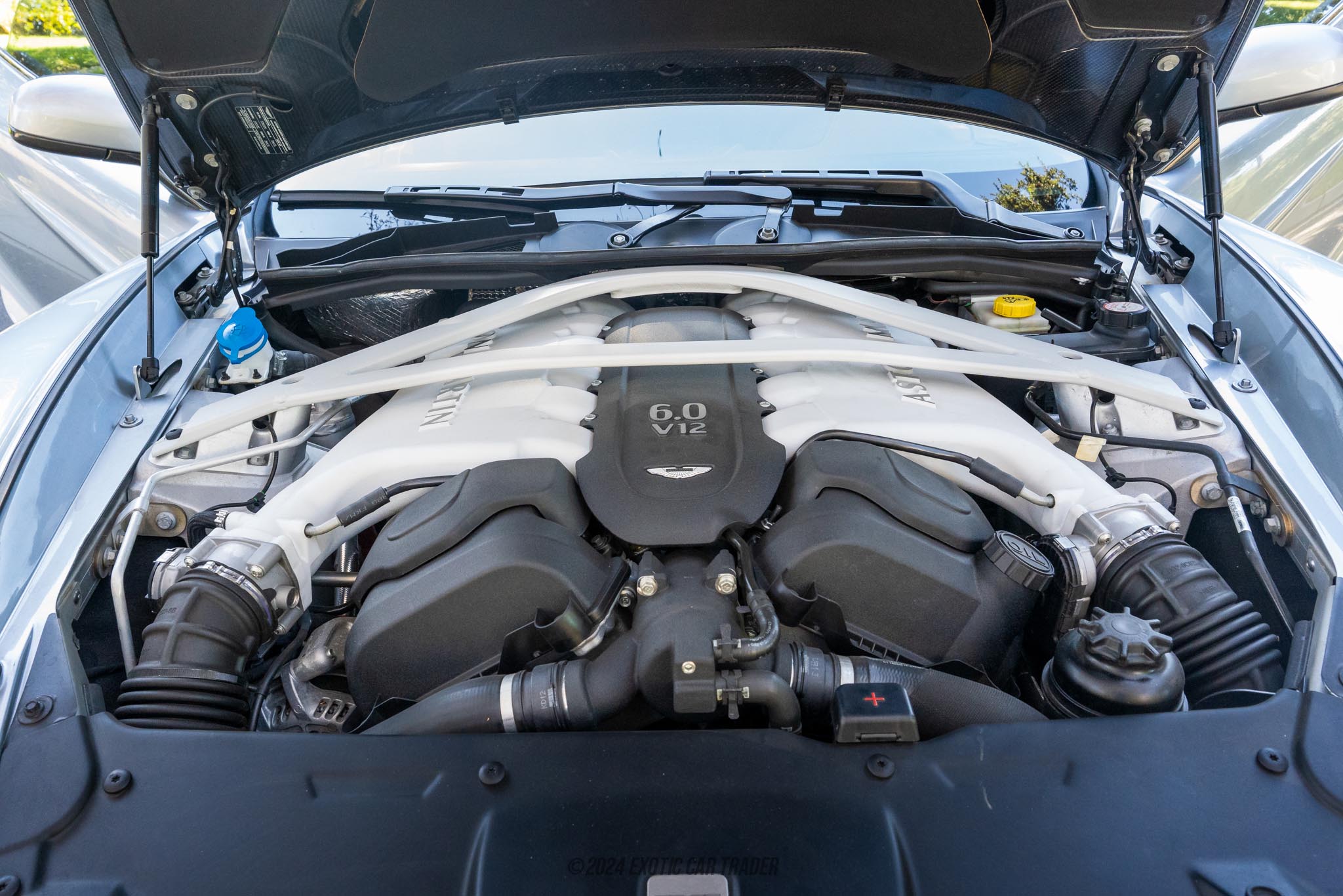 2014 Aston Martin Vanquish - Engine Photo