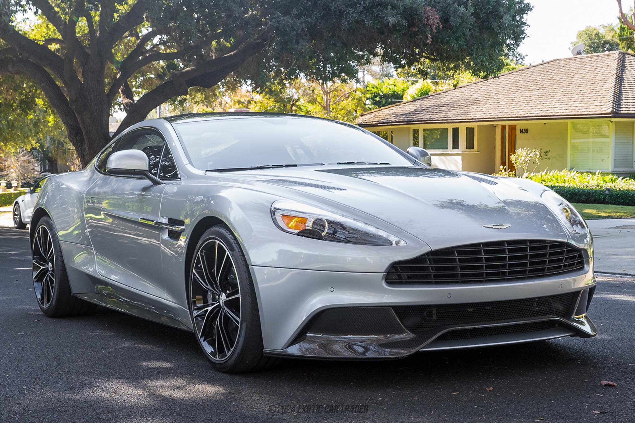 2014 Aston Martin Vanquish - Overview Photo