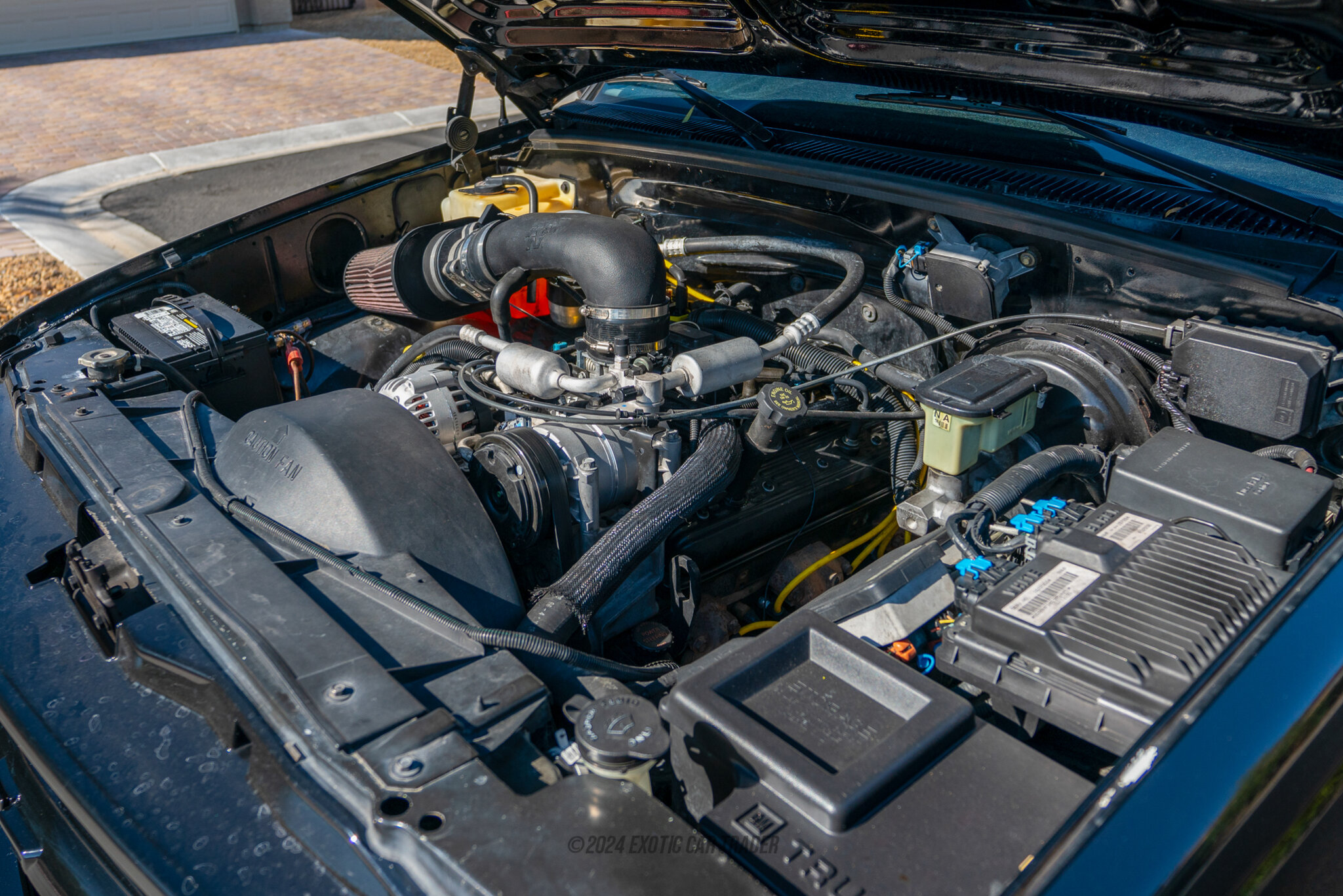 1997 Chevrolet Tahoe - Engine Photo