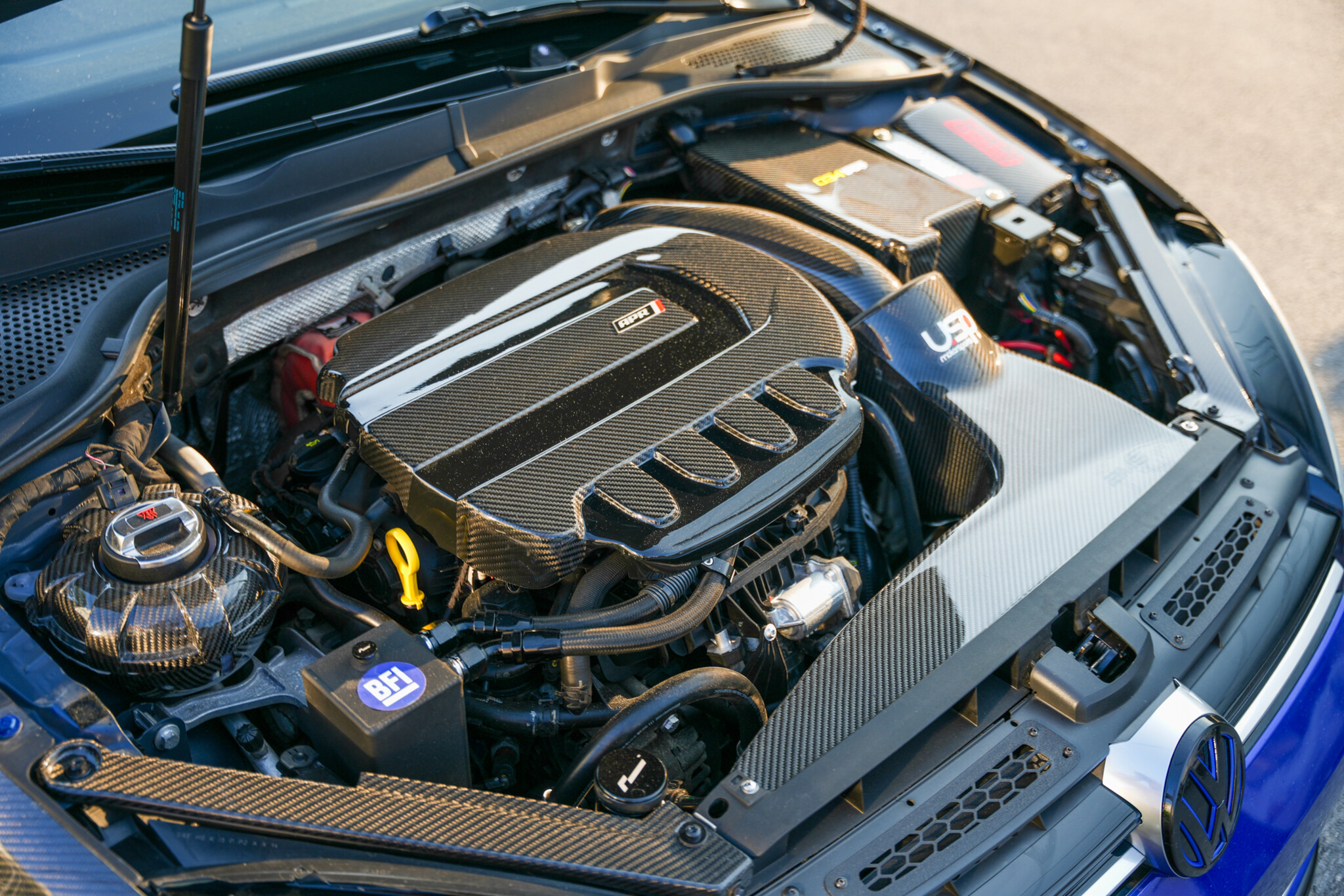 2016 Volkswagen Golf R - Engine Photo