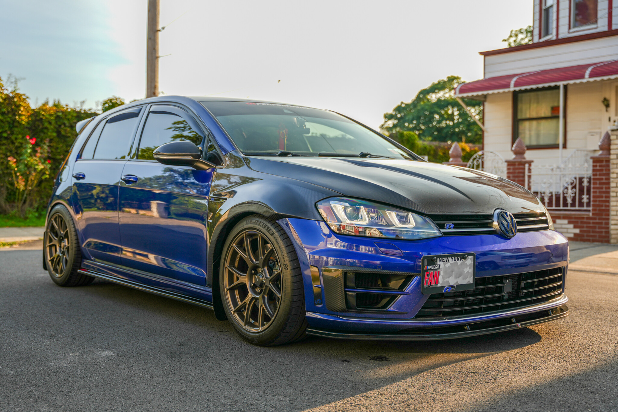 2016 Volkswagen Golf R - Overview Photo