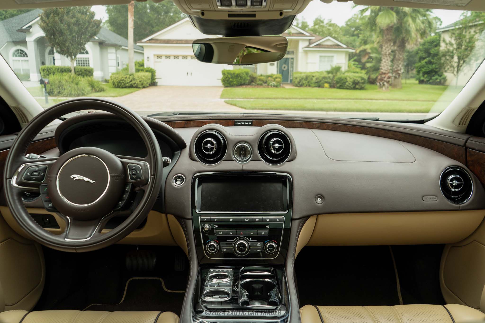 2019 Jaguar XJ - Interior Photo