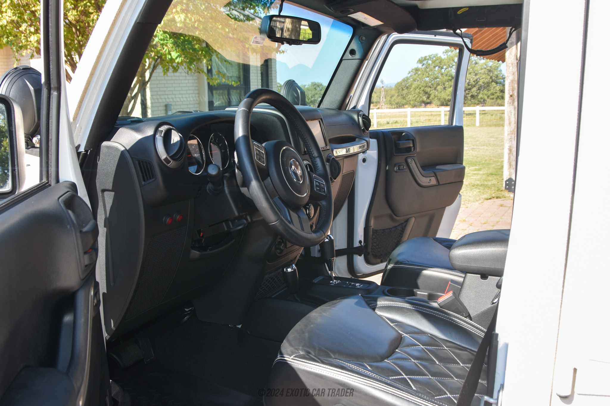 2016 Jeep Wrangler - Interior Photo