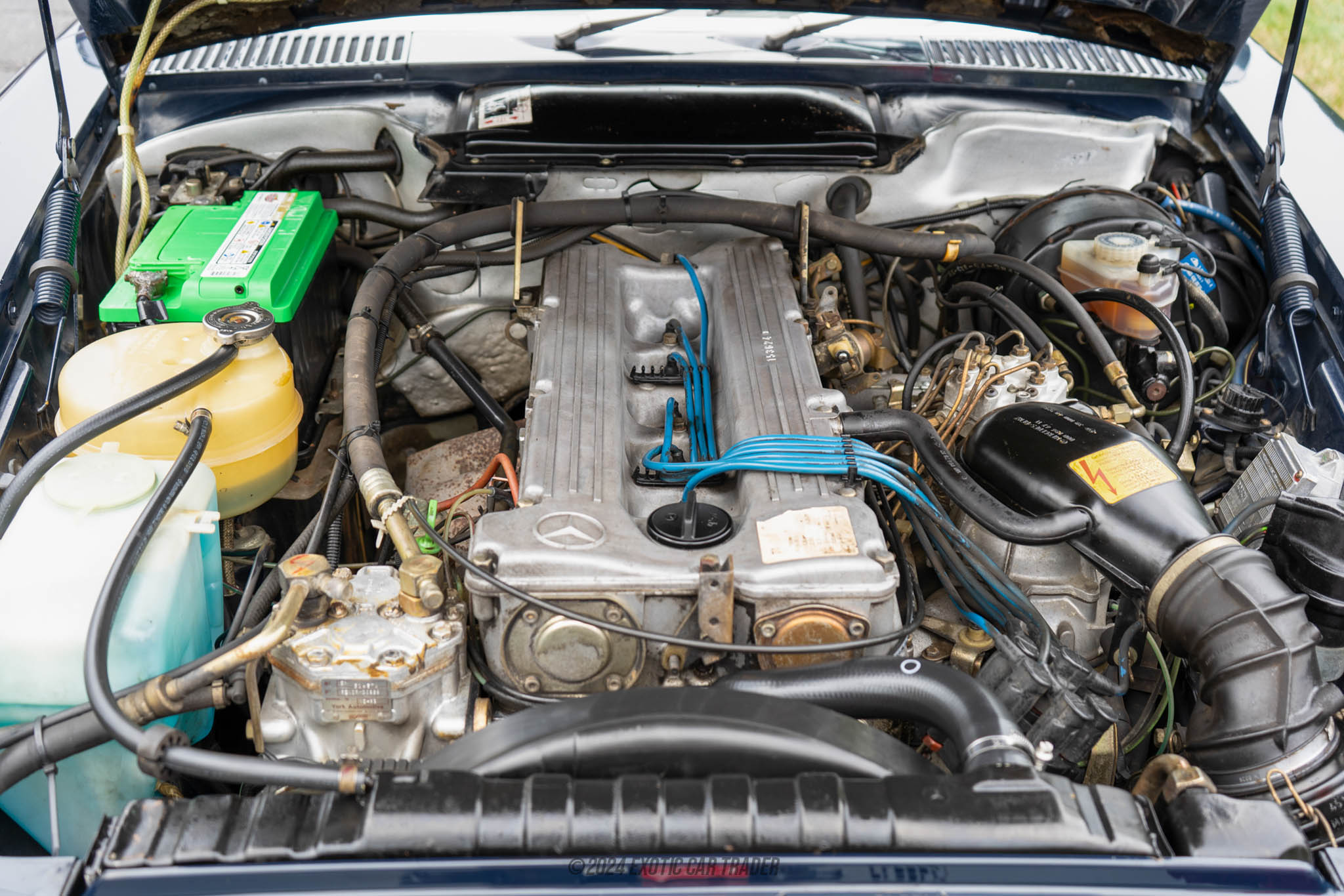 1984 Mercedes-Benz 280SL - Engine Photo