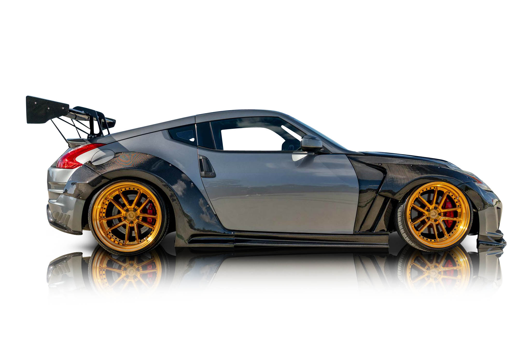 An incredible side shot photo of aNissan 370Z that you should buy.