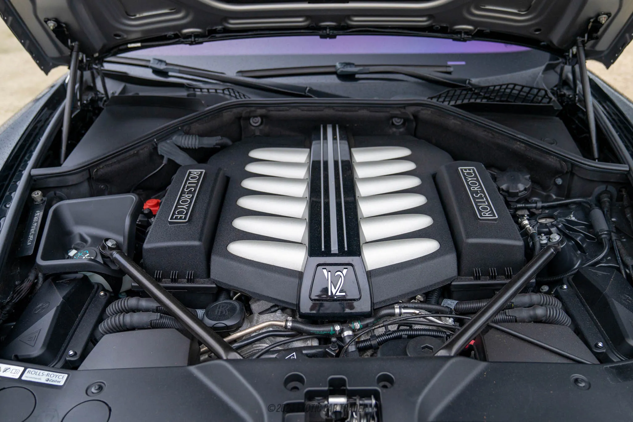 2010 Rolls-Royce Ghost - Engine Photo