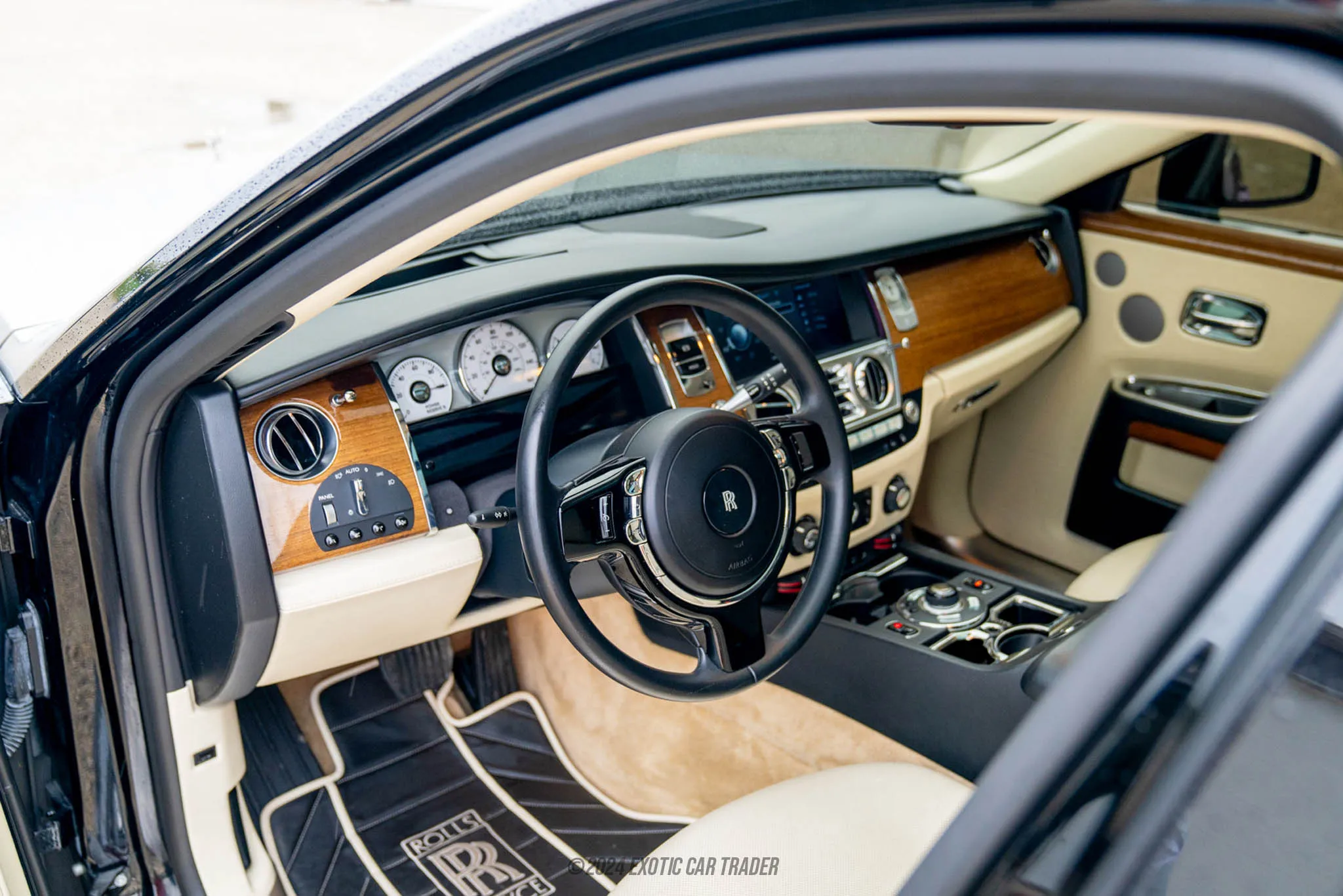 2010 Rolls-Royce Ghost - Interior Photo