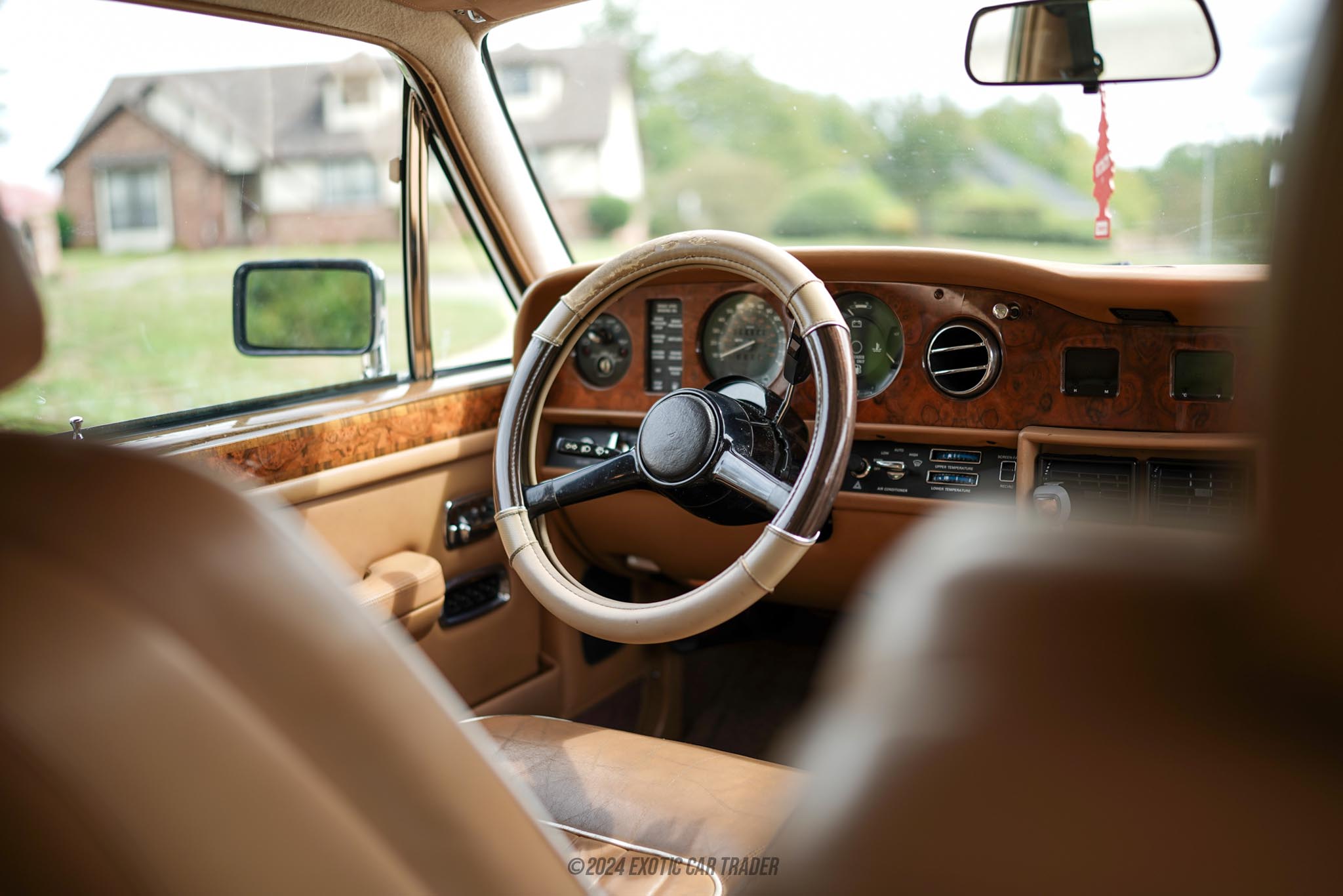 1988 Rolls-Royce Silver Spur - Interior Photo