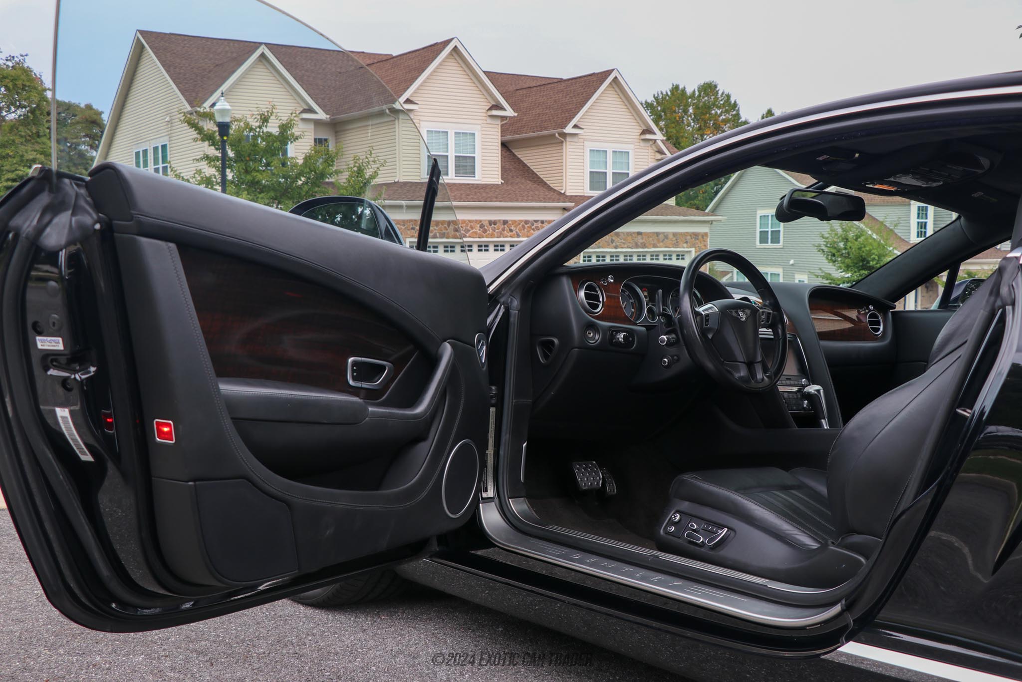 2014 Bentley Continental - Interior Photo