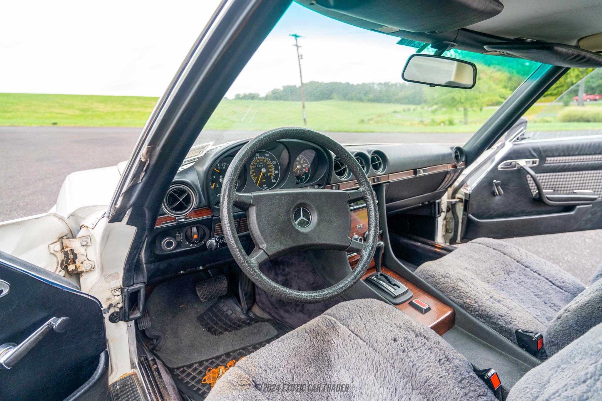 1980 Mercedes-Benz 280SL - Interior Photo