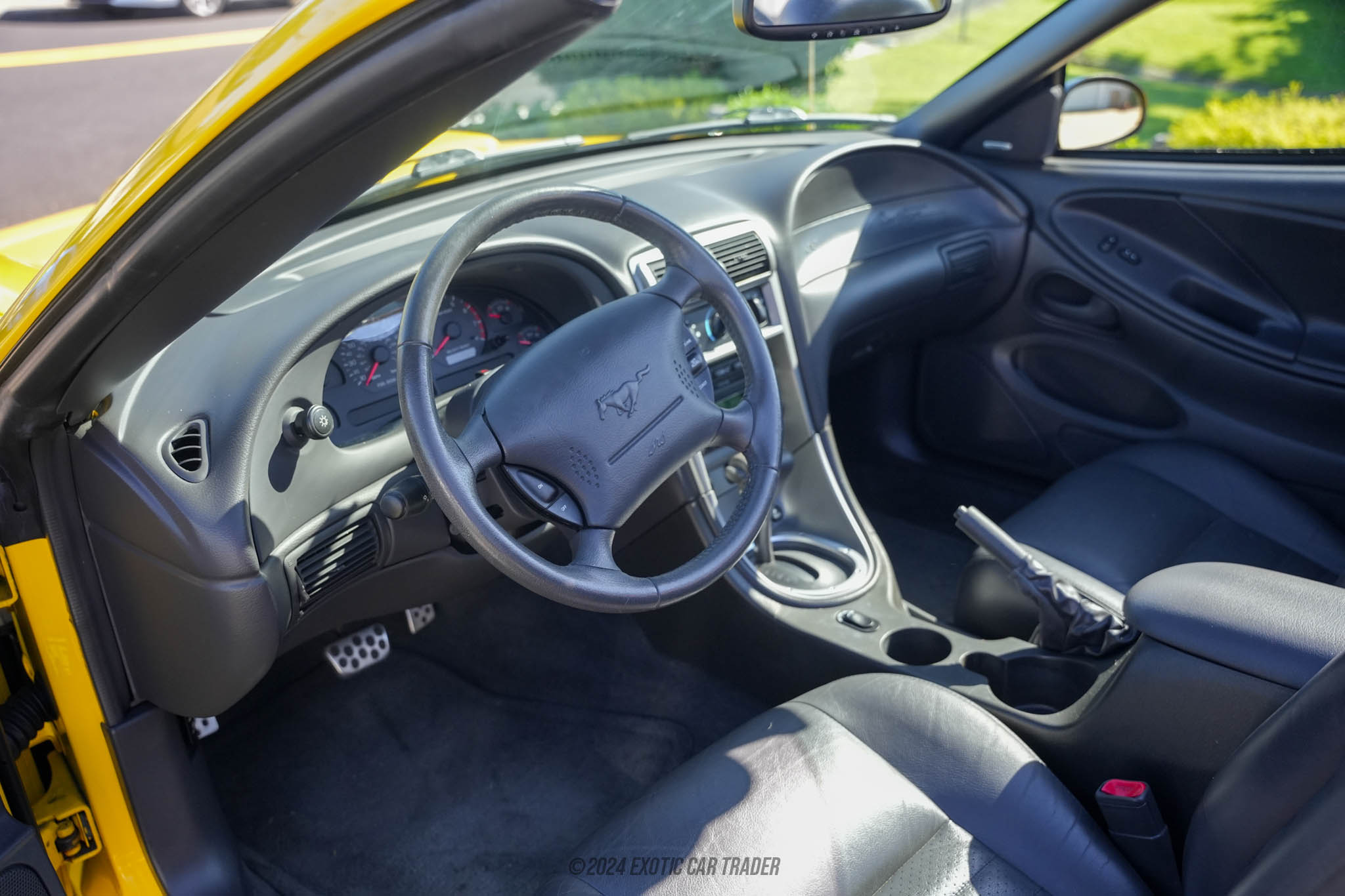 2004 Ford Mustang - Interior Photo